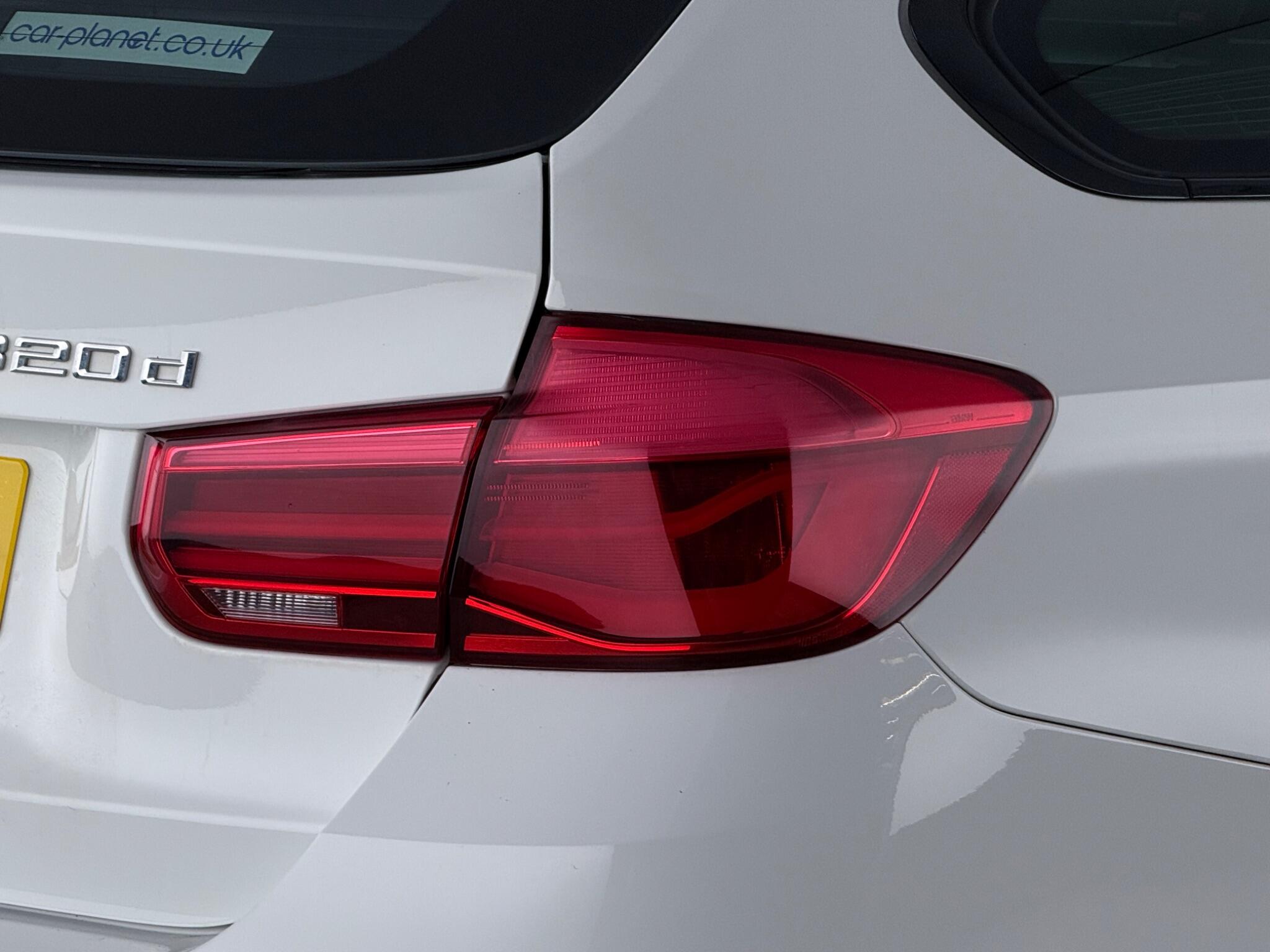 BMW 3 Series view 9
