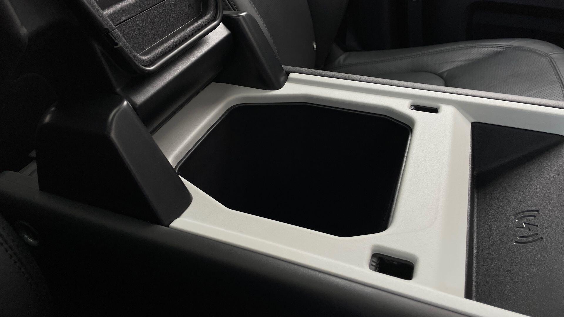 Land Rover Defender view 45