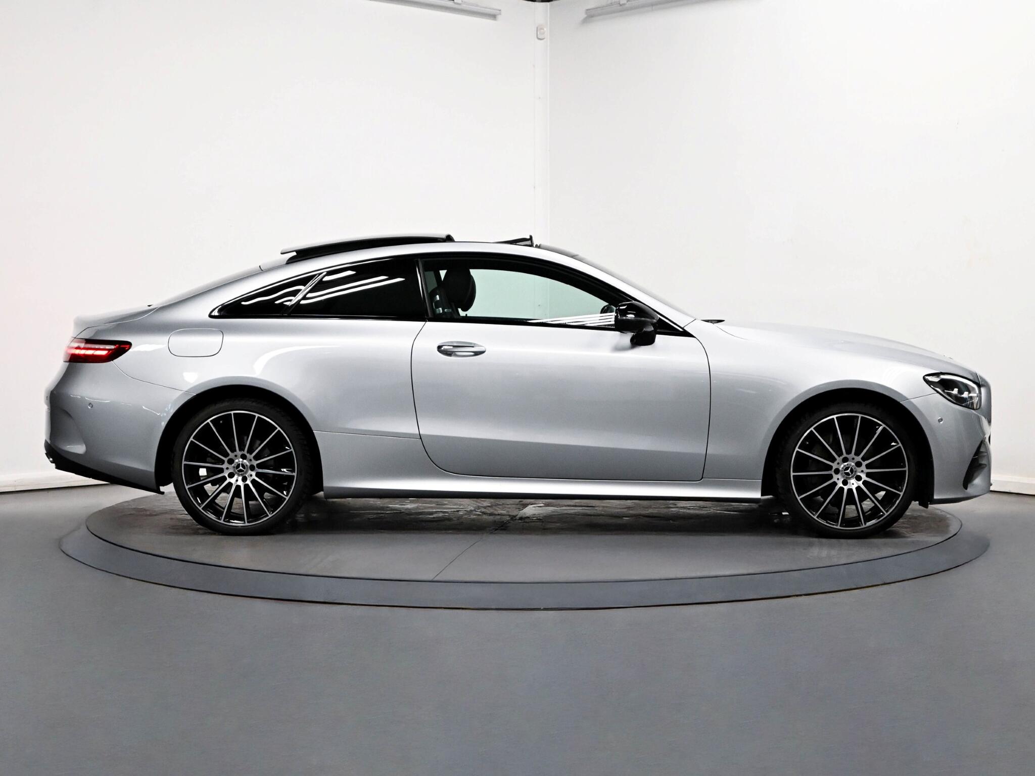 Mercedes-Benz E-Class view 38