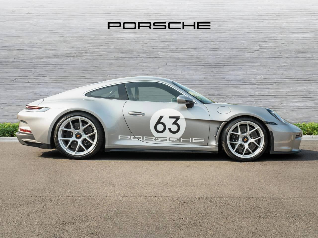 Porsche 911 view 2