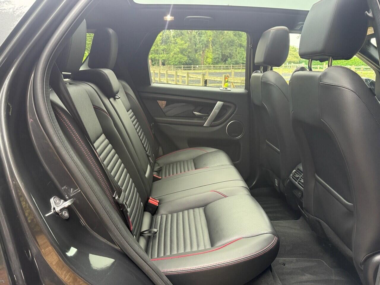 Land Rover Discovery Sport view 13