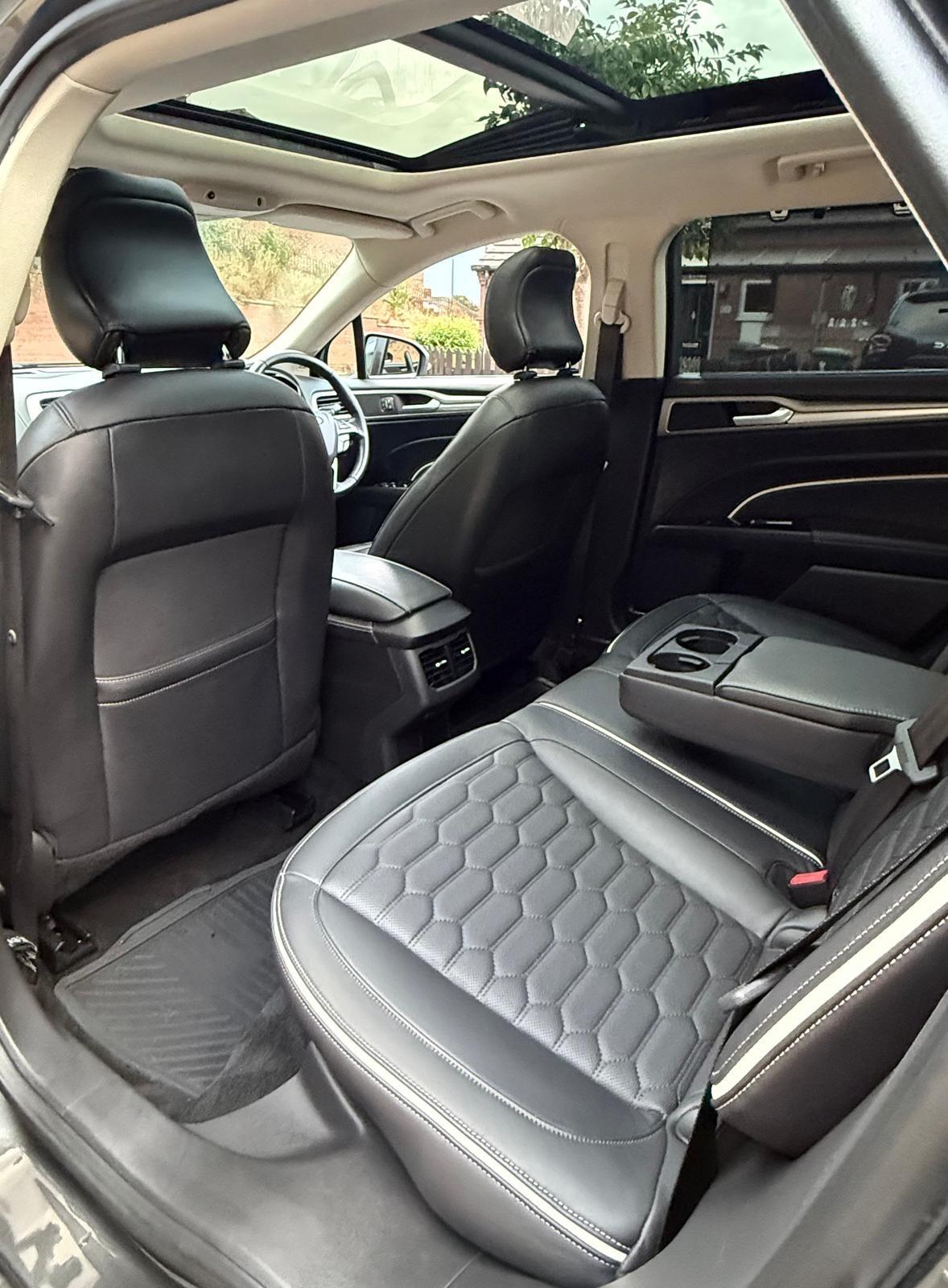 Ford Mondeo view 32