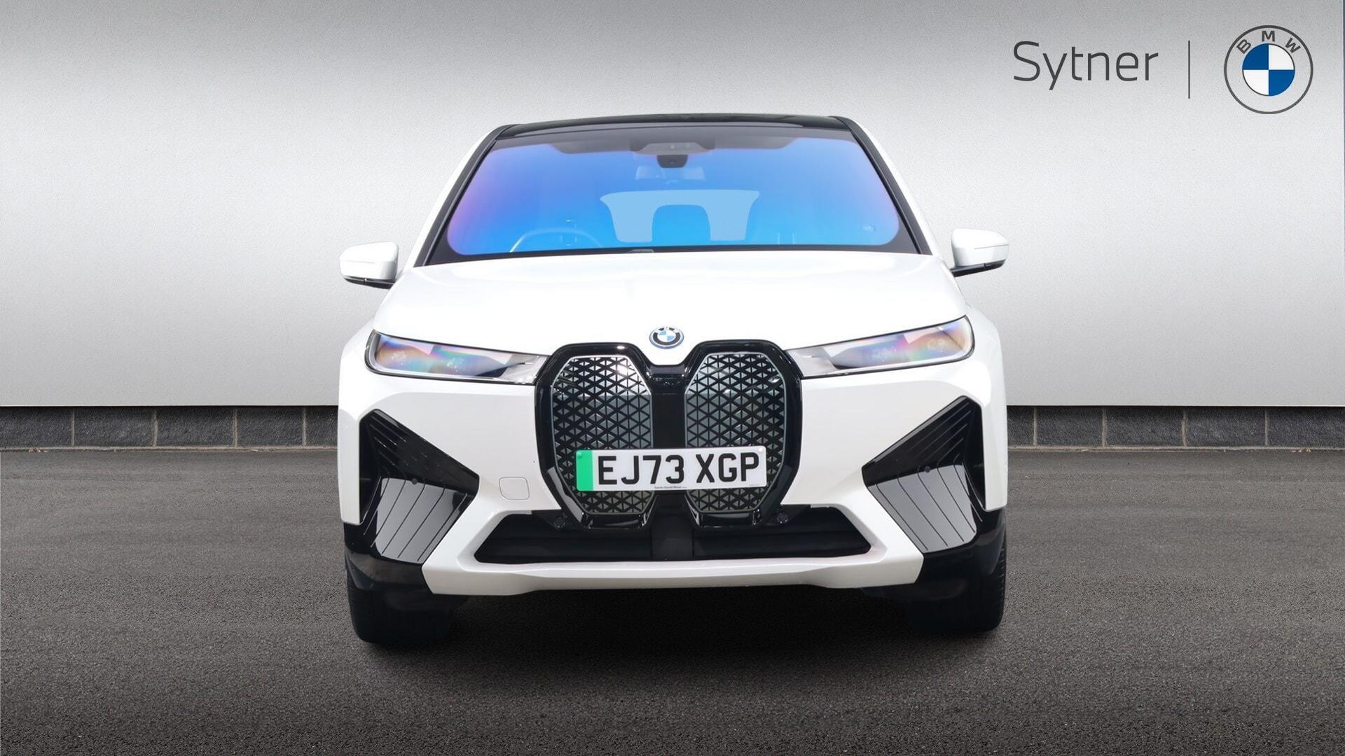 BMW Ix view 16