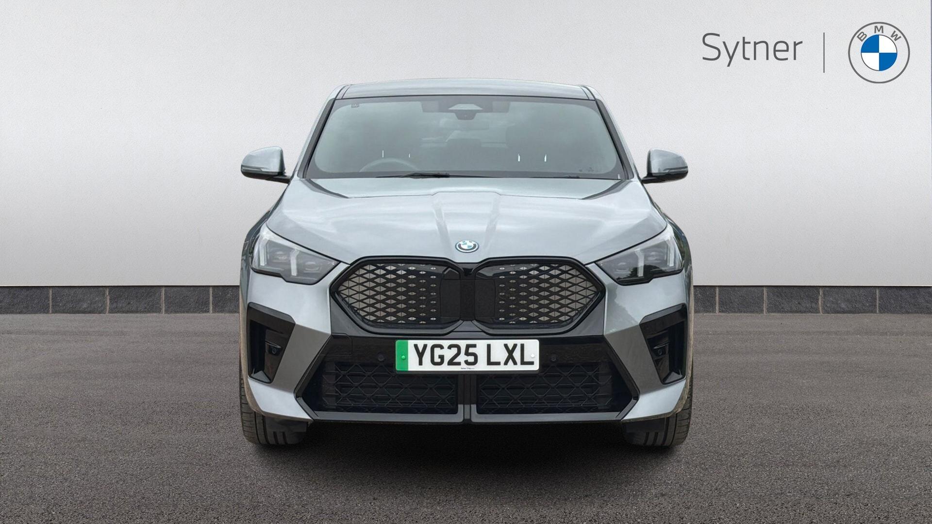 BMW Ix2 view 16