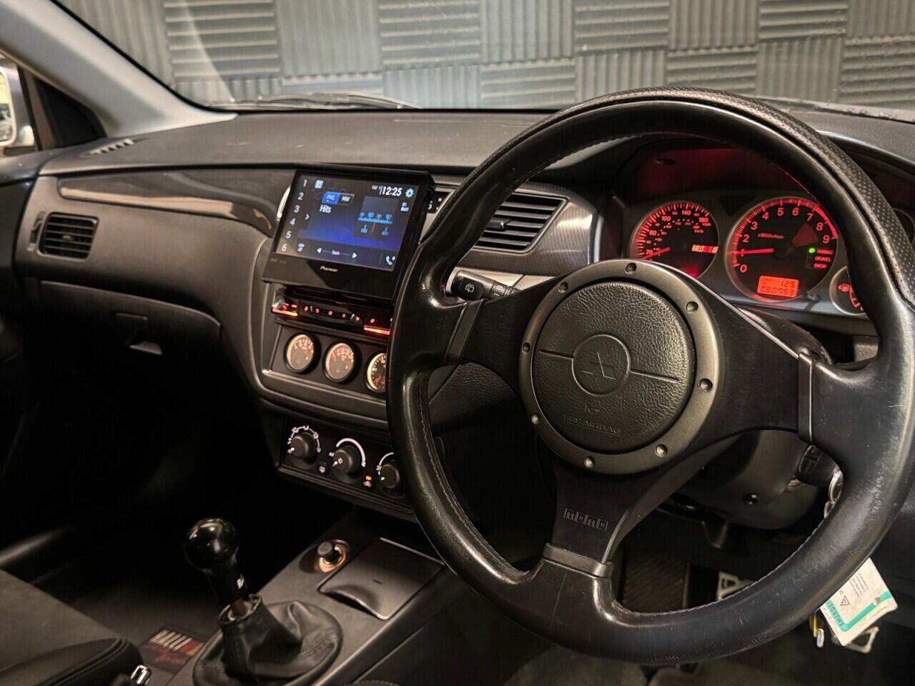 Mitsubishi Lancer view 26
