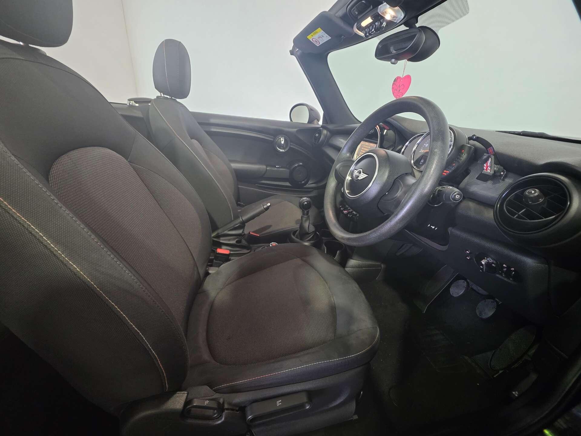 Mini Convertible view 13