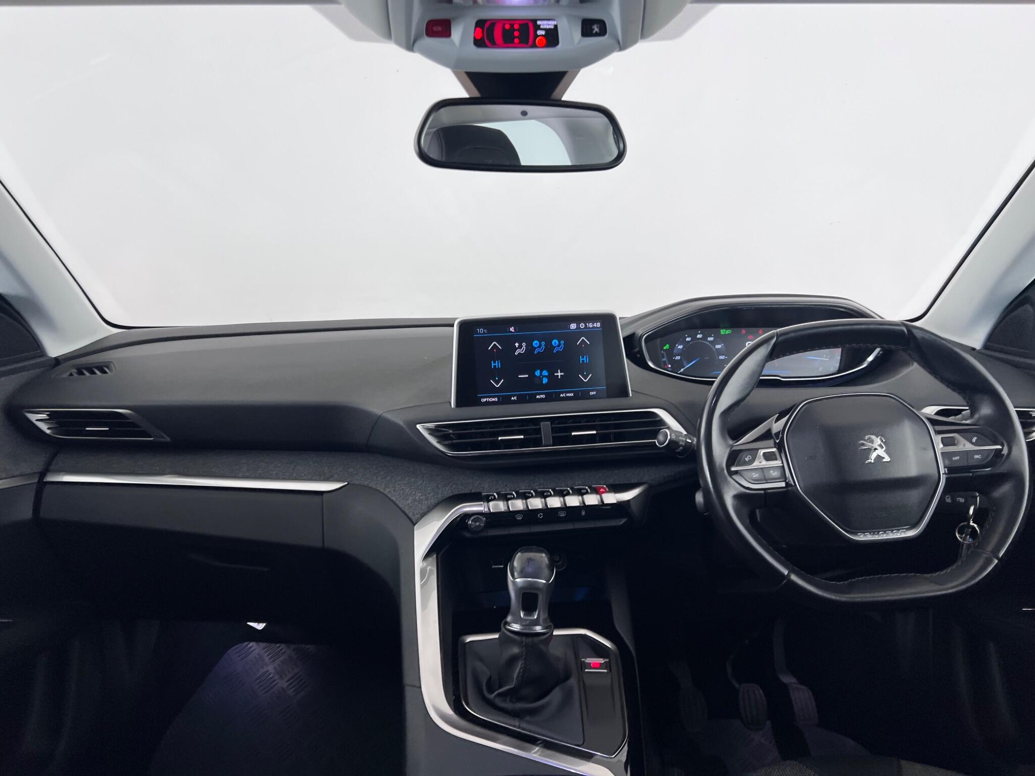 Peugeot 3008 view 18