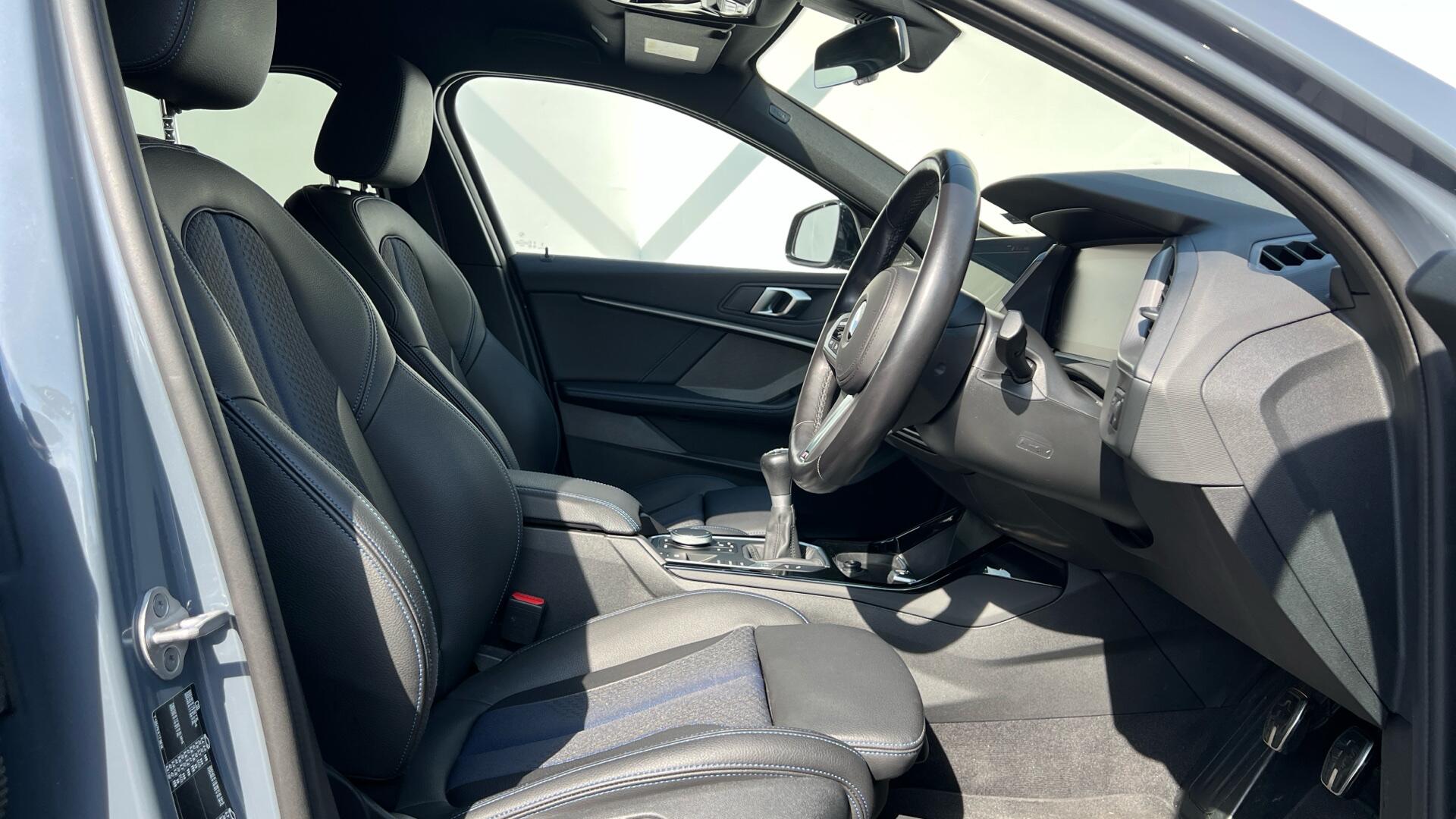 BMW 1 Series view 11