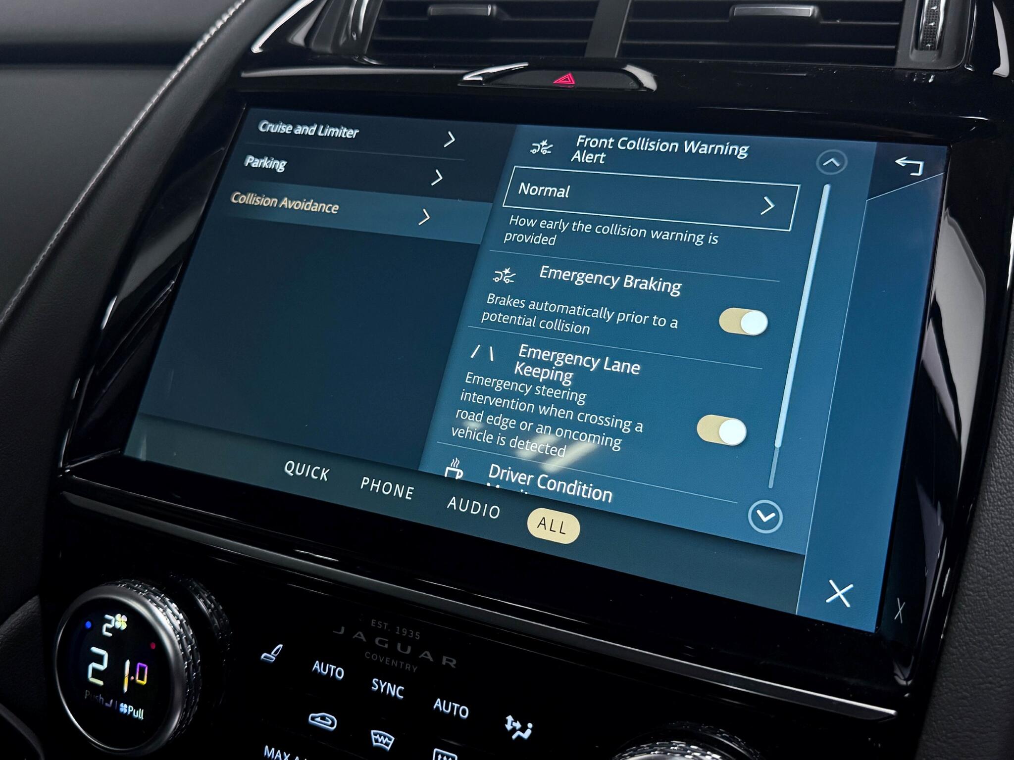 Jaguar E-Pace view 45