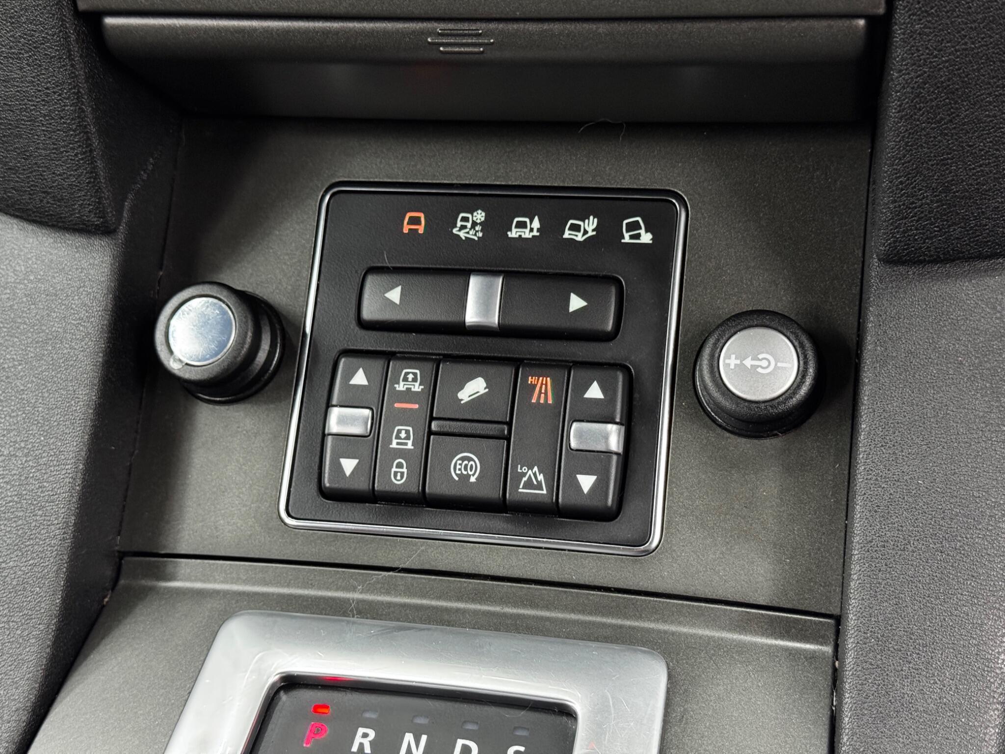 Land Rover Discovery view 26