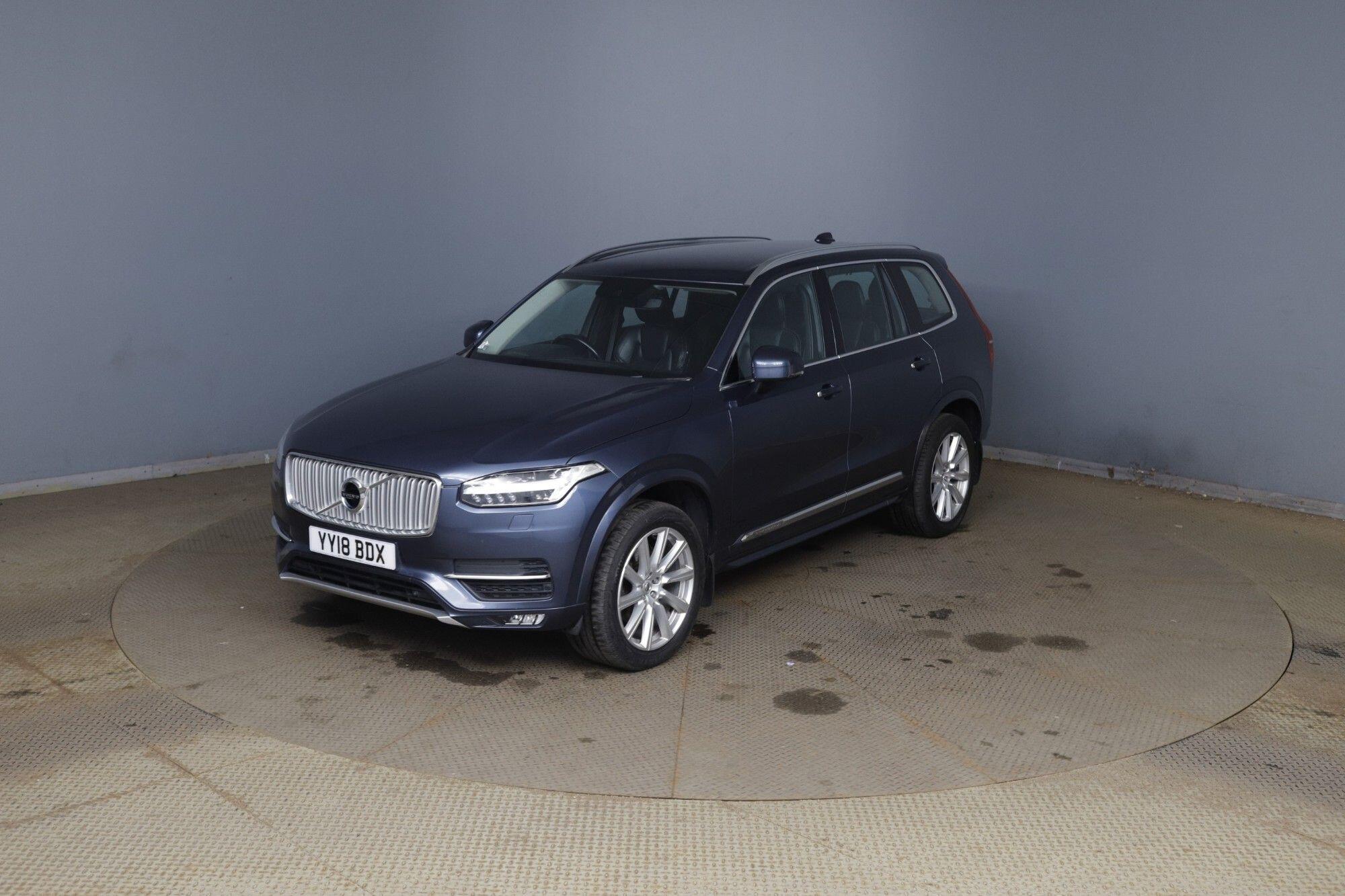 Volvo XC90 view 9