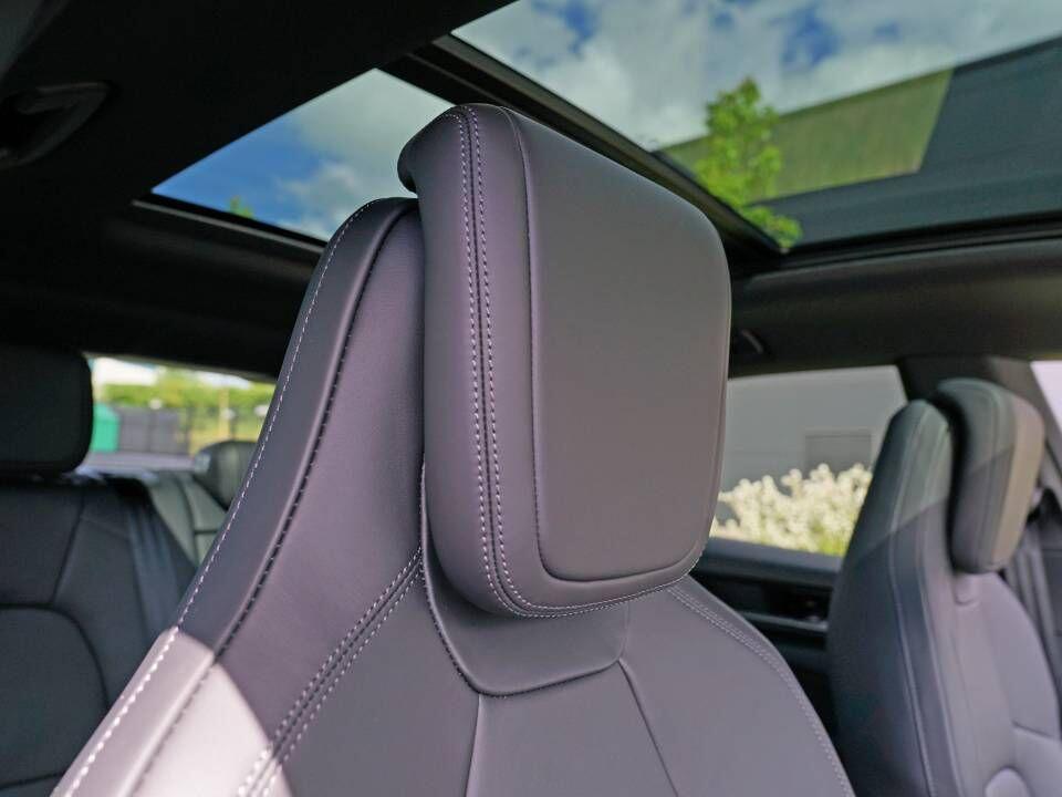 Porsche Macan view 43