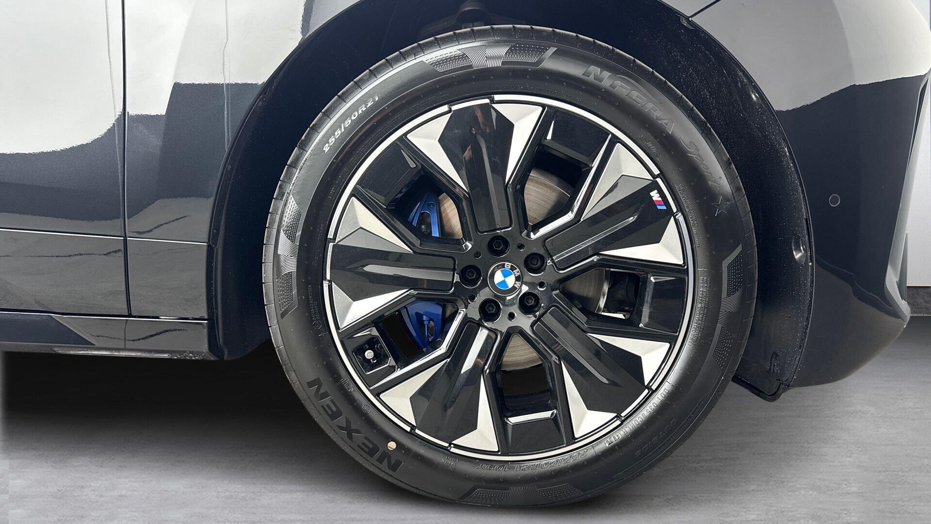BMW iX view 14
