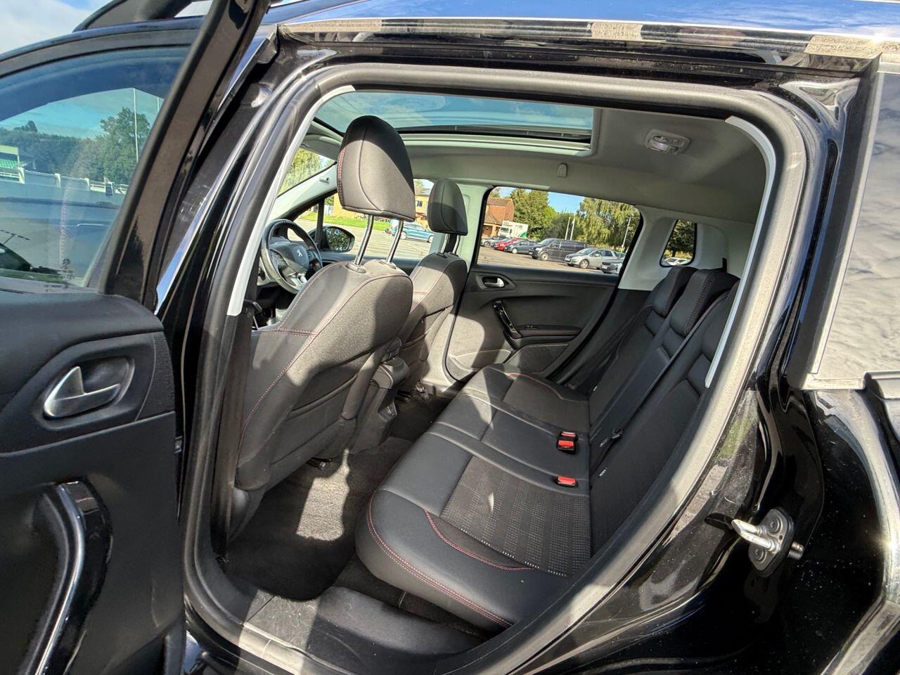 Peugeot 2008 view 17