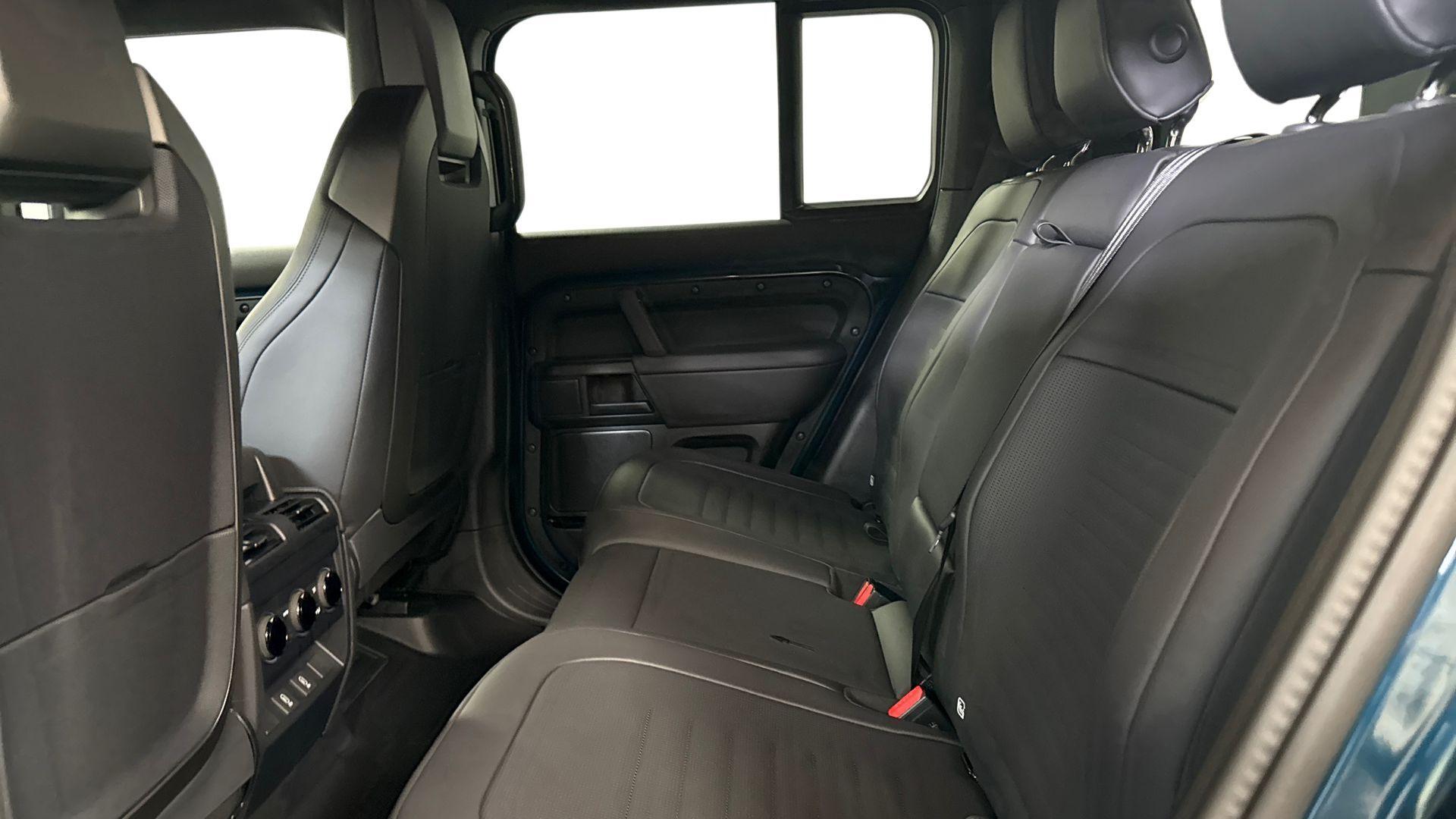 Land Rover Defender view 4