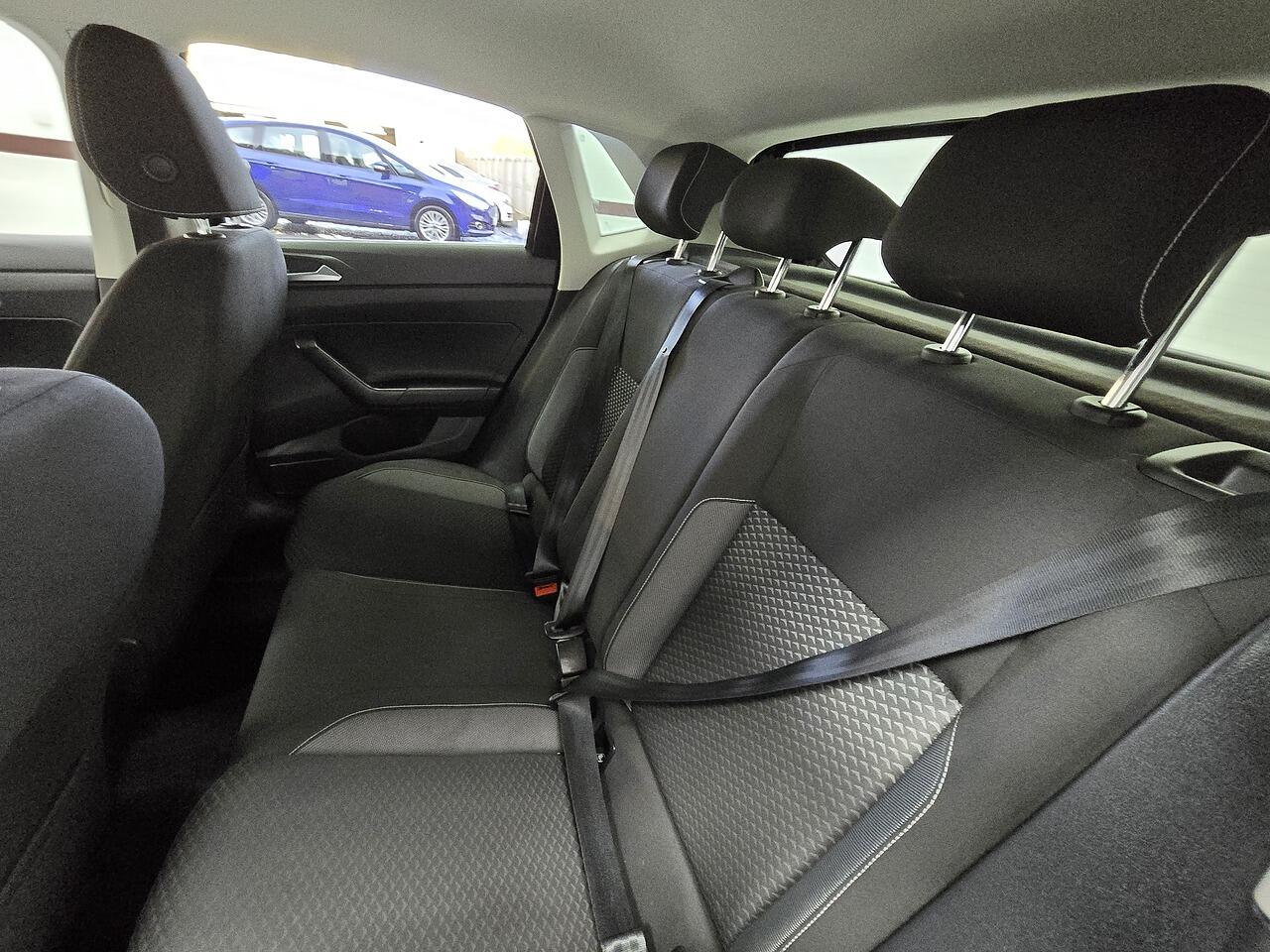 Volkswagen Polo view 18