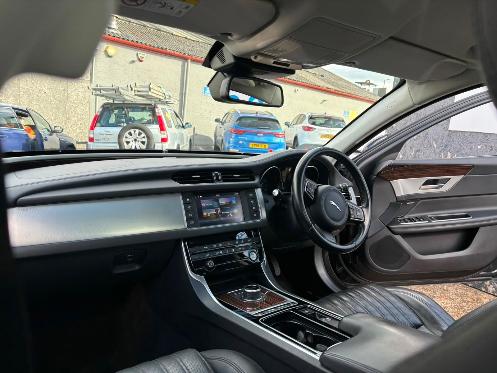 Jaguar XF view 6
