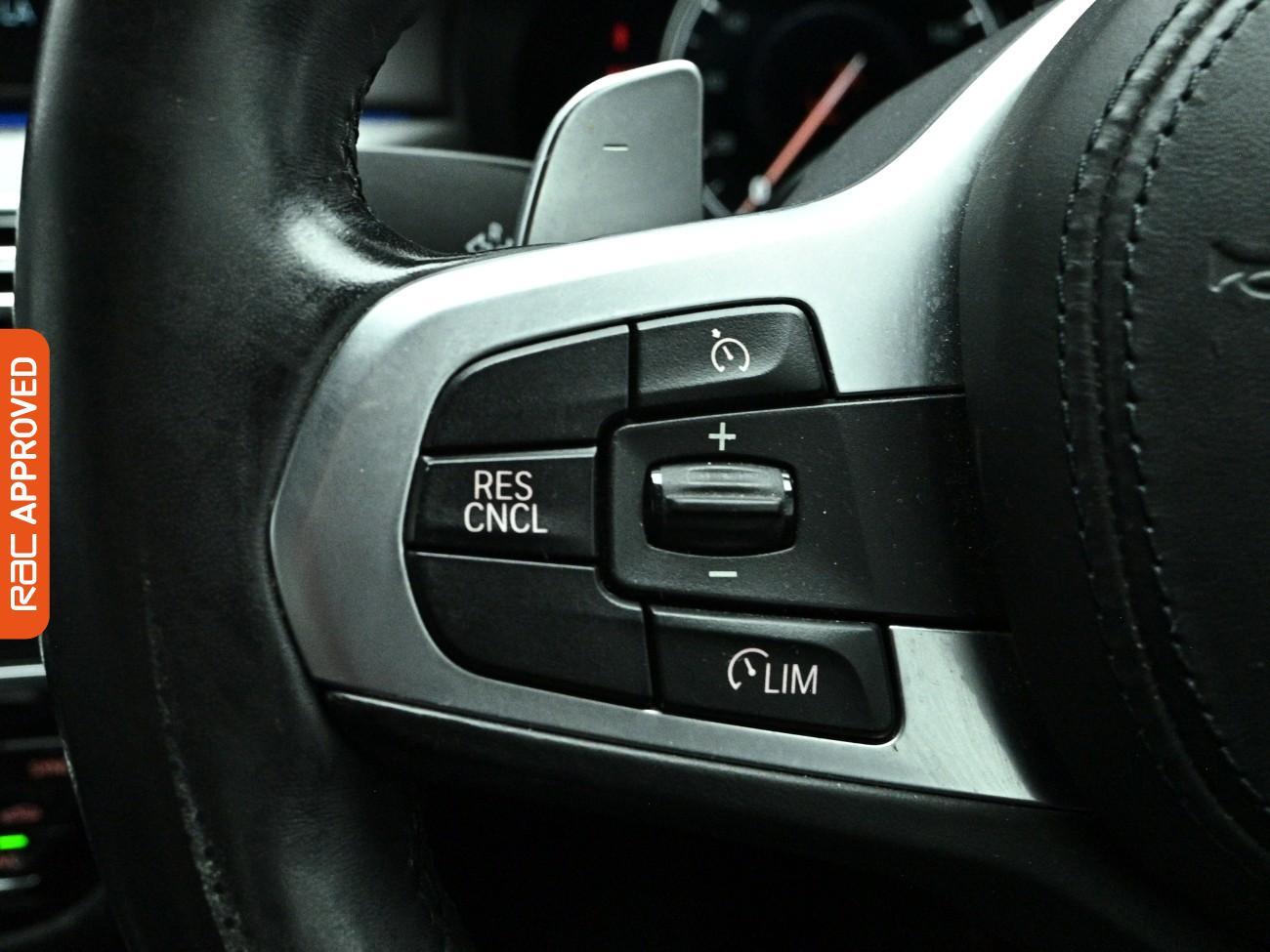 BMW 5 Series view 23