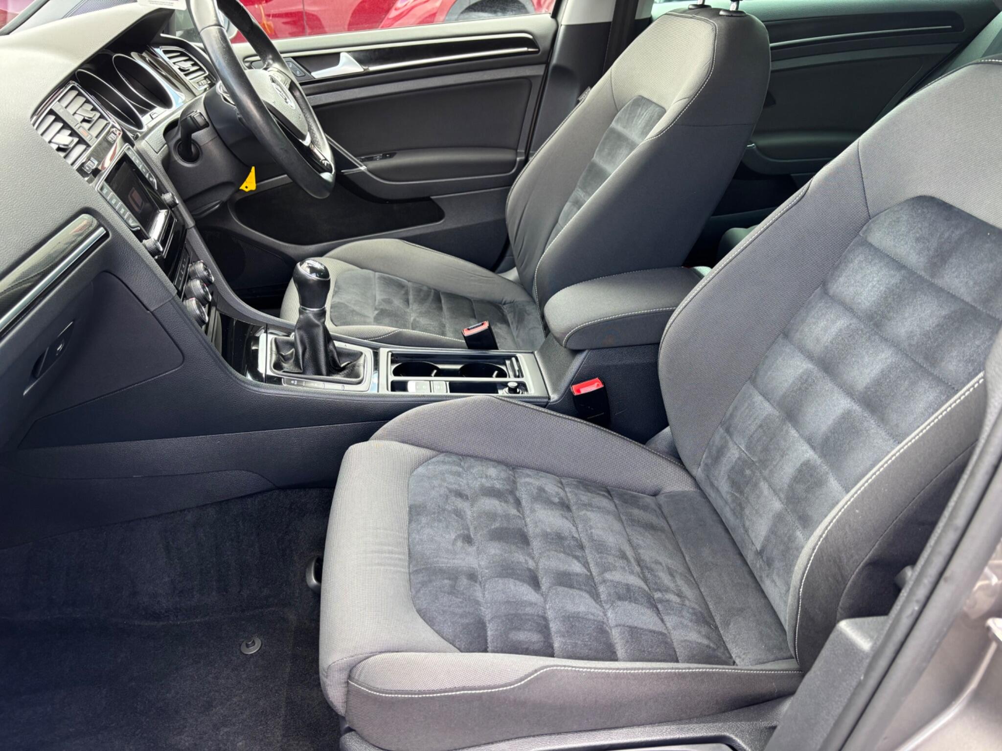 Volkswagen Golf view 10