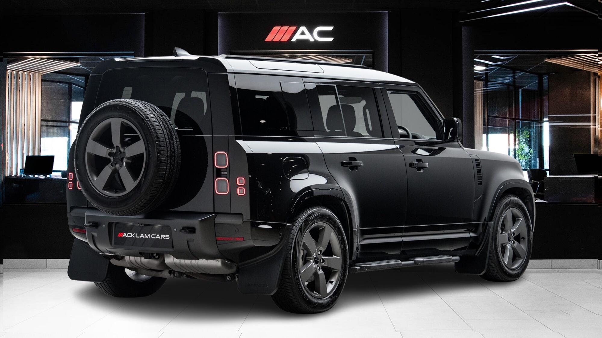 Land Rover Defender 110 view 4