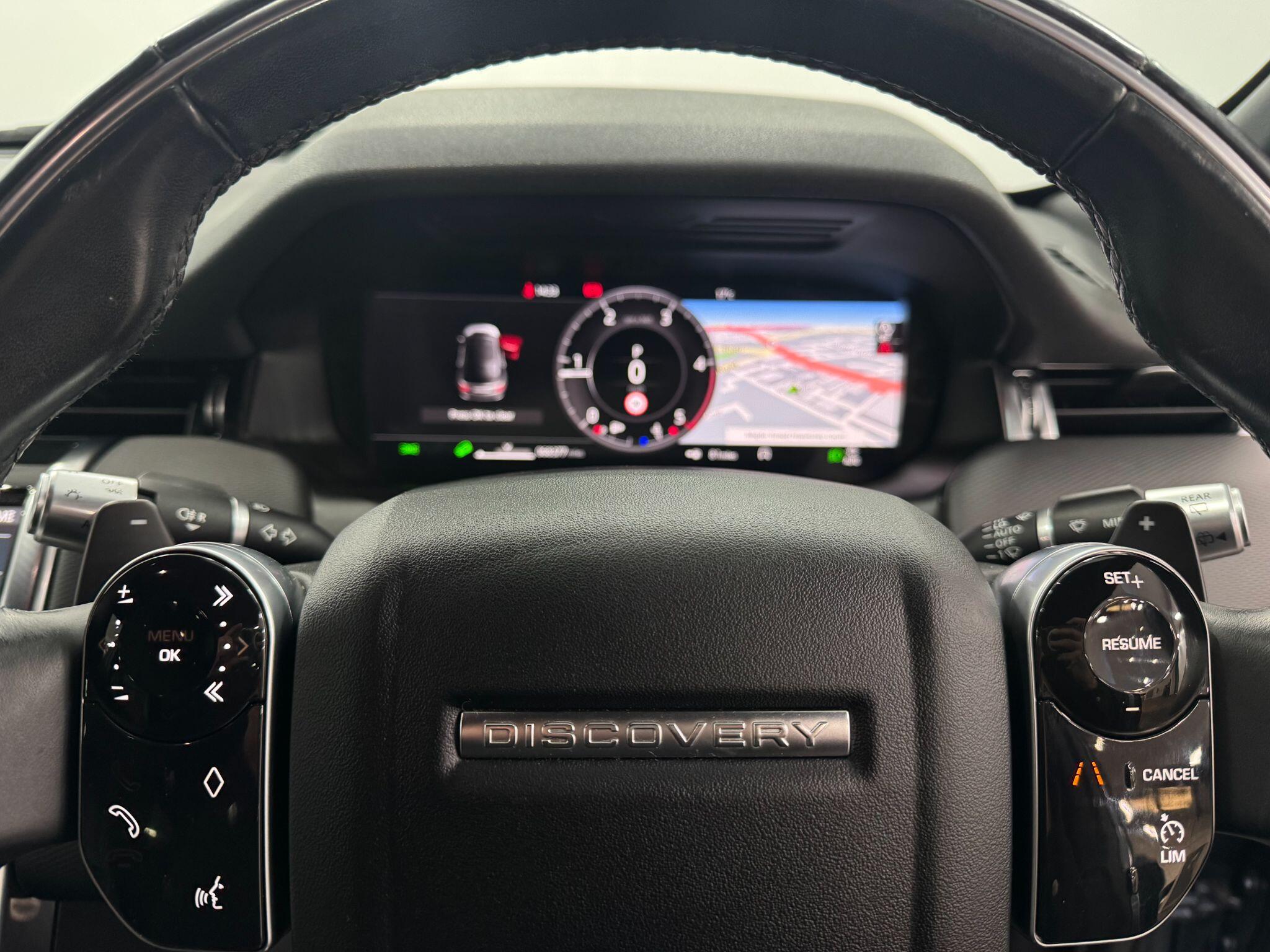 Land Rover Discovery Sport view 32