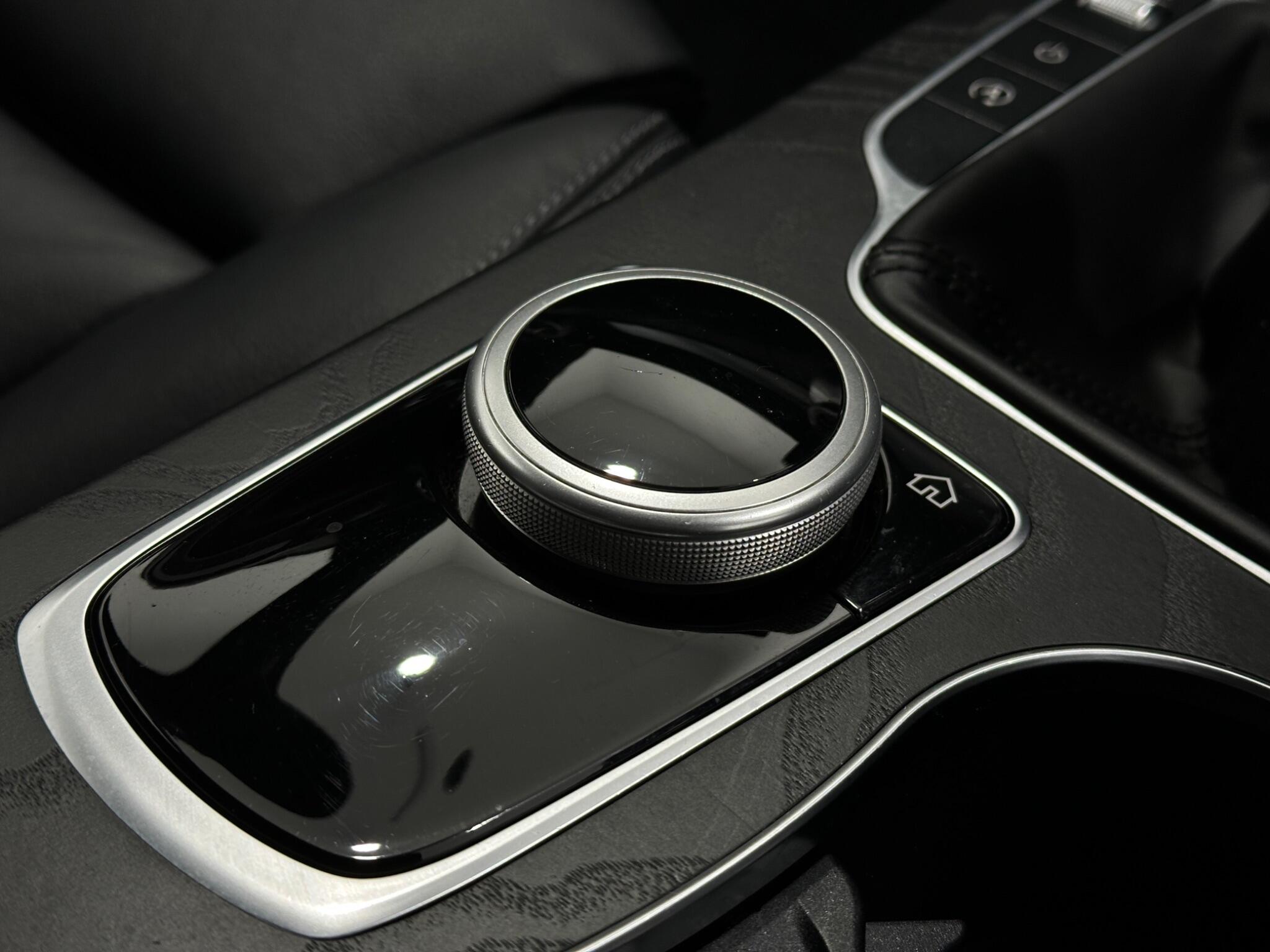 Mercedes-Benz C-Class view 21