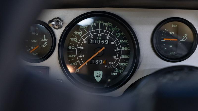 Lamborghini Countach view 35