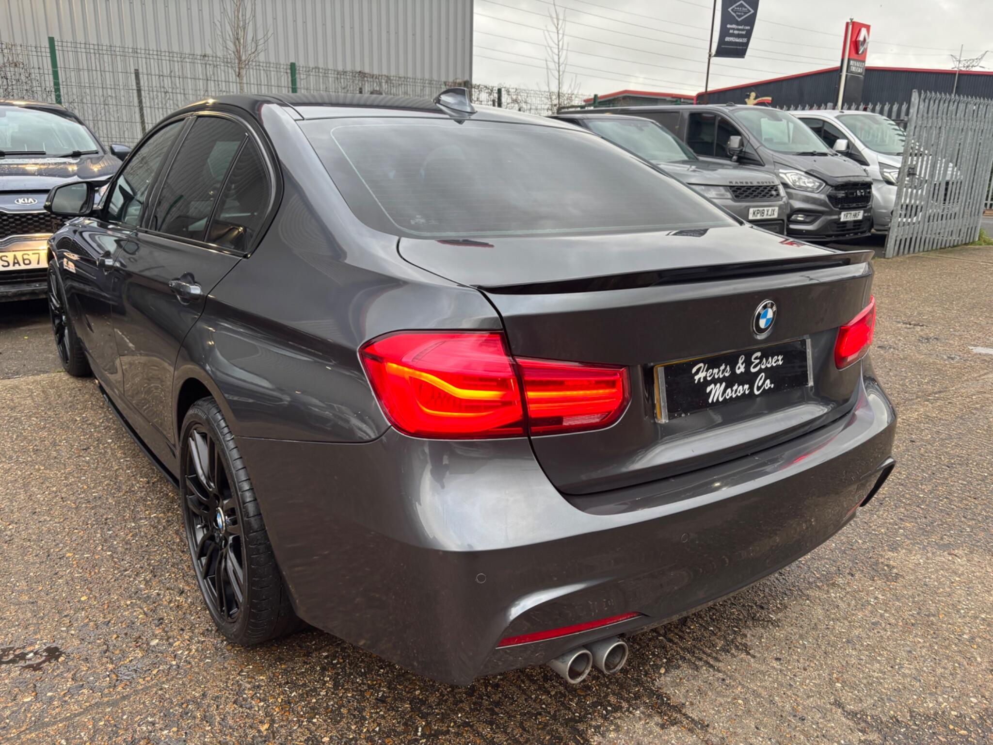BMW 3 Series view 9