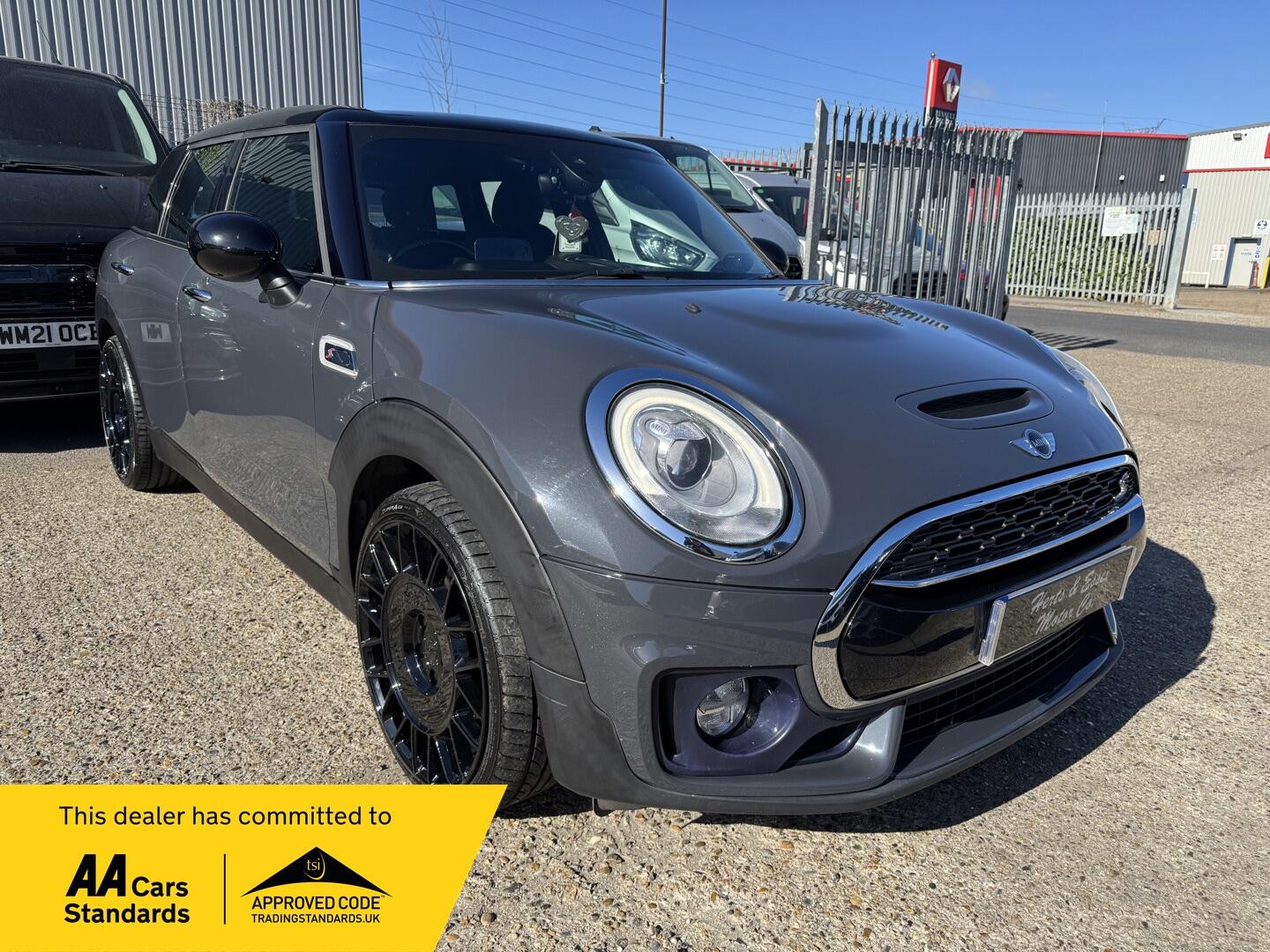 Mini Clubman main image