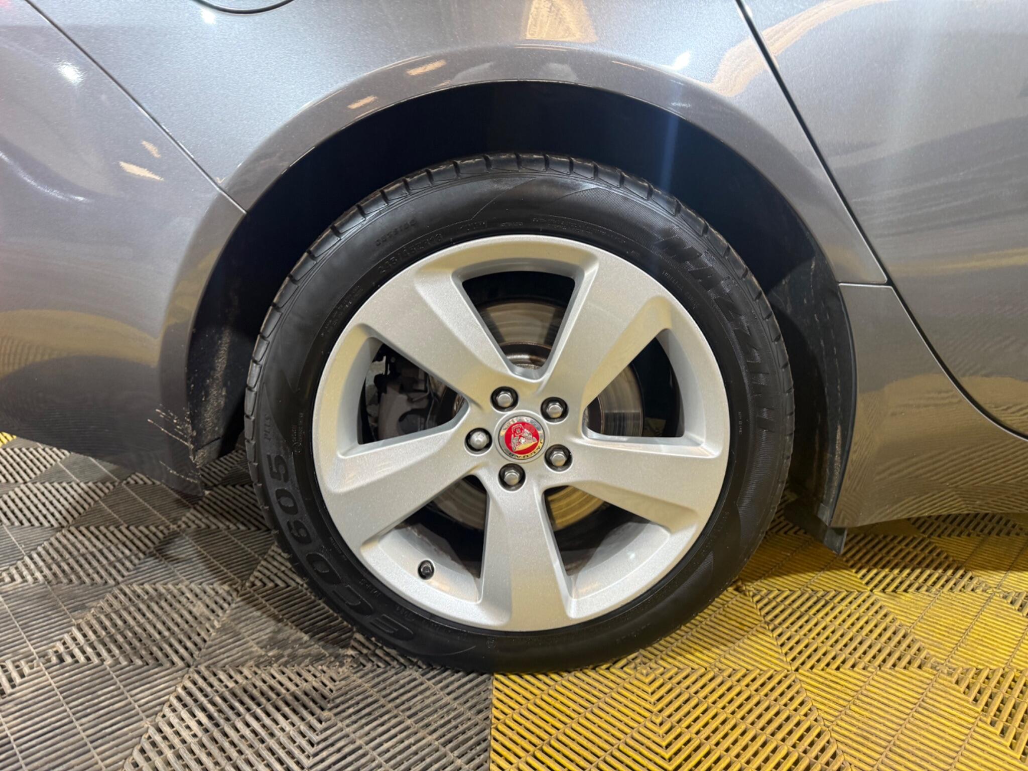 Jaguar XF view 45