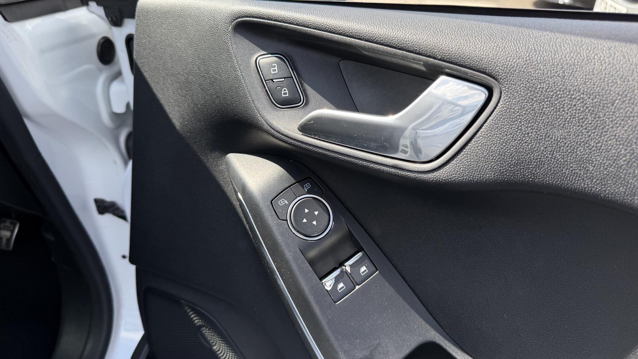 Ford Fiesta view 25