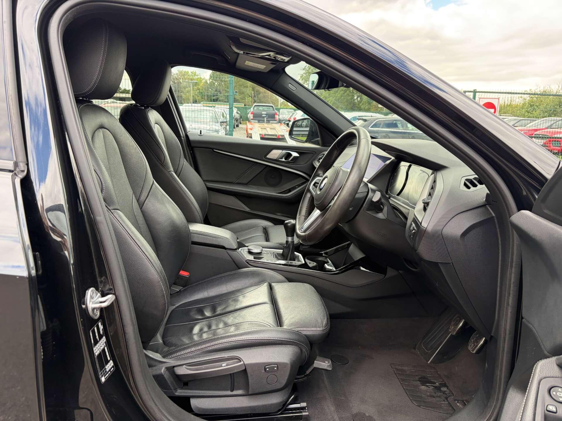 BMW 1 Series view 35