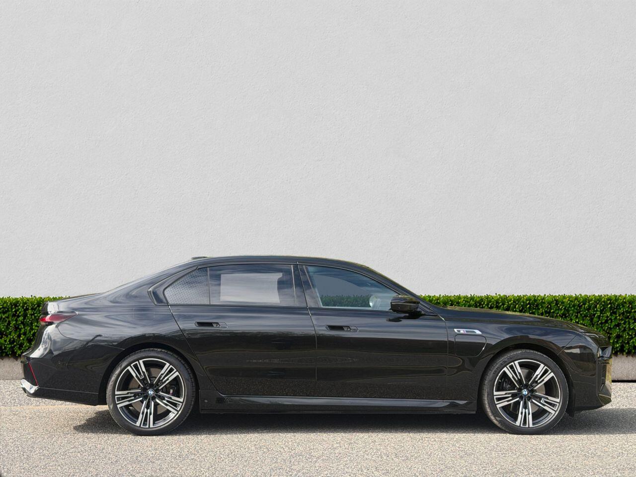 BMW 7 Series view 8