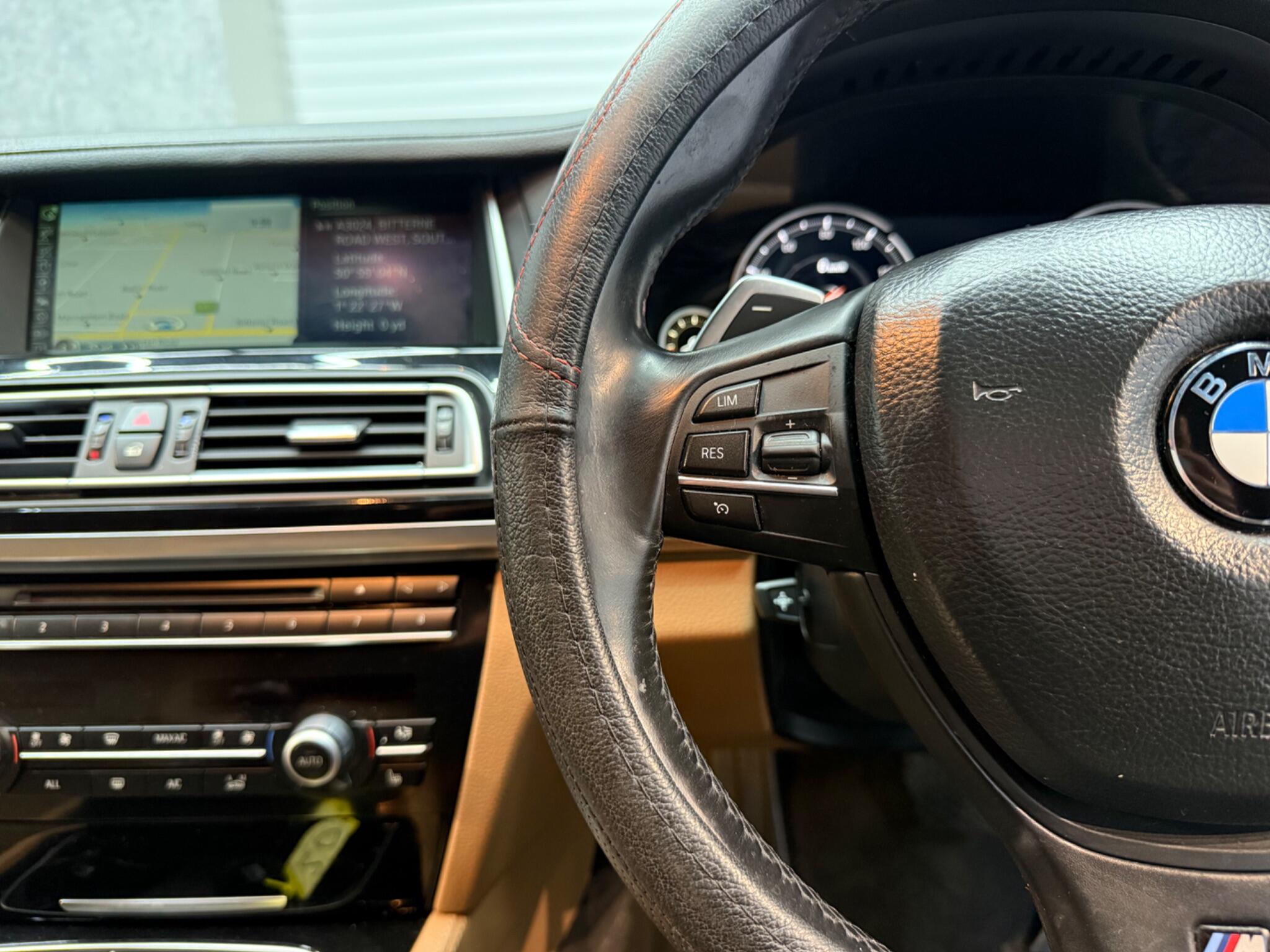 BMW 7 Series view 12