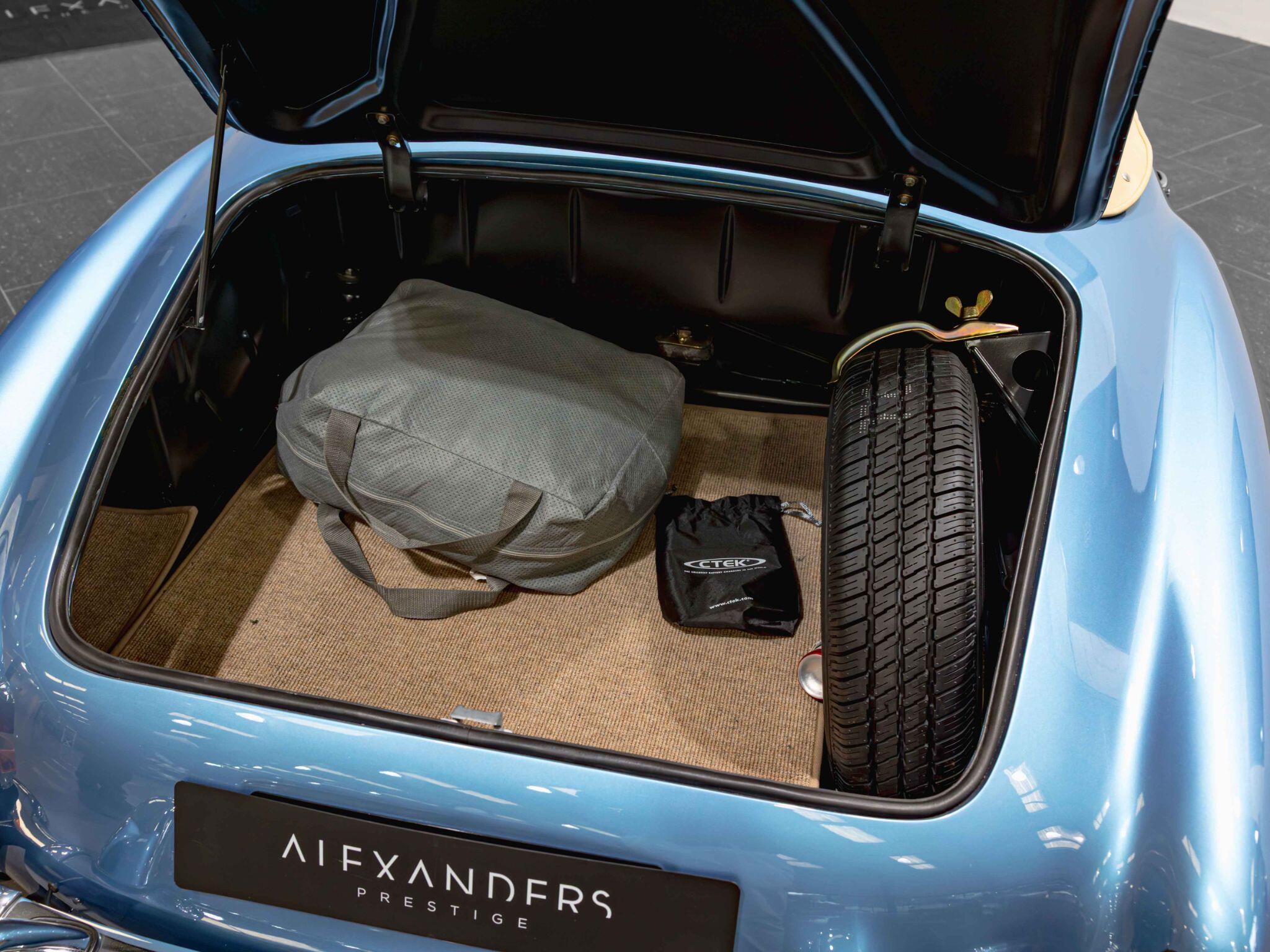 Mercedes-Benz 190 SL view 35