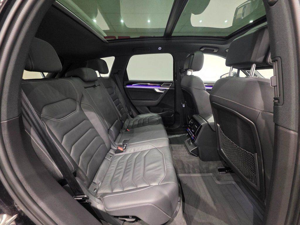 Volkswagen Touareg view 84