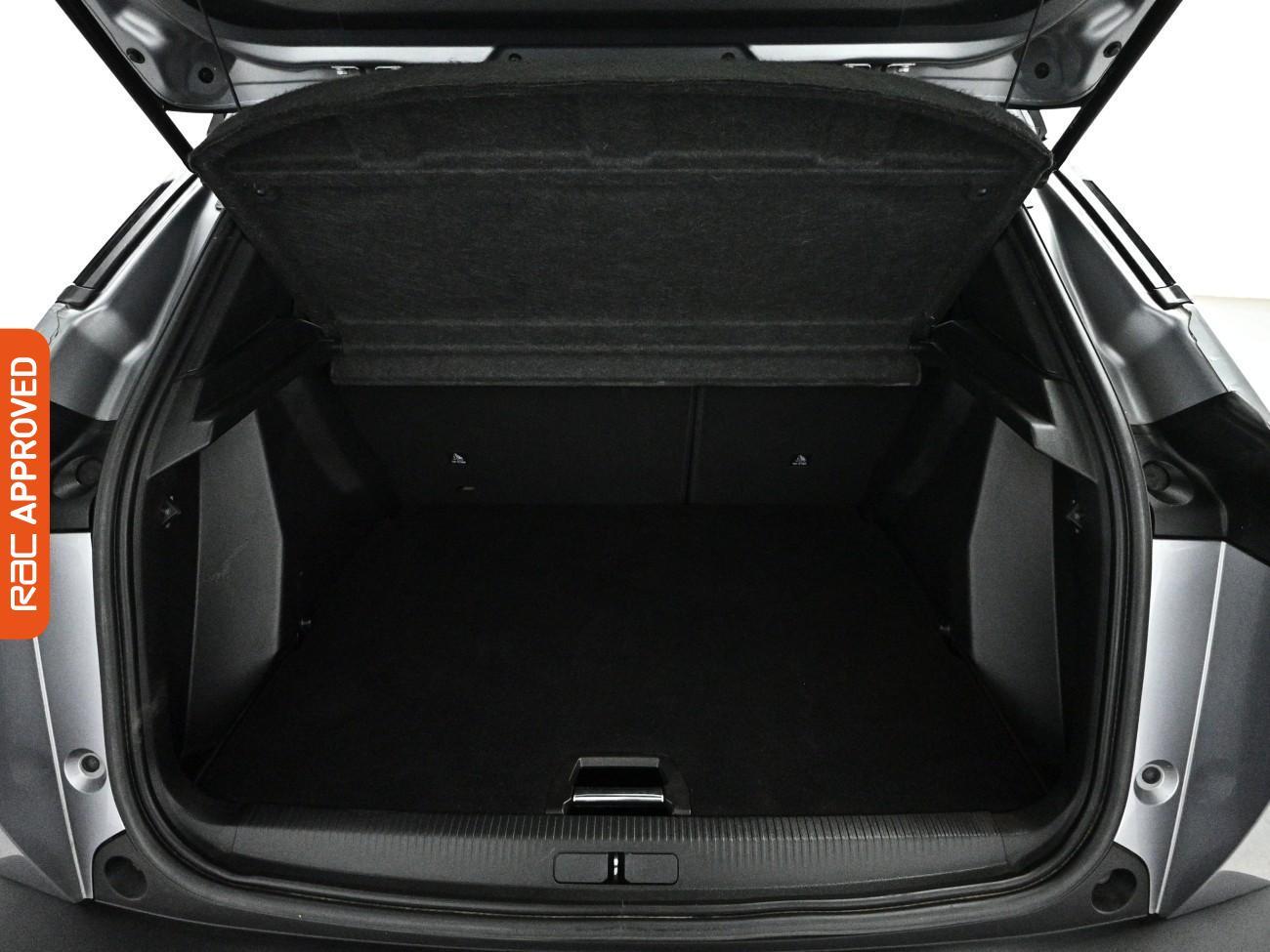 Peugeot e-2008 view 14