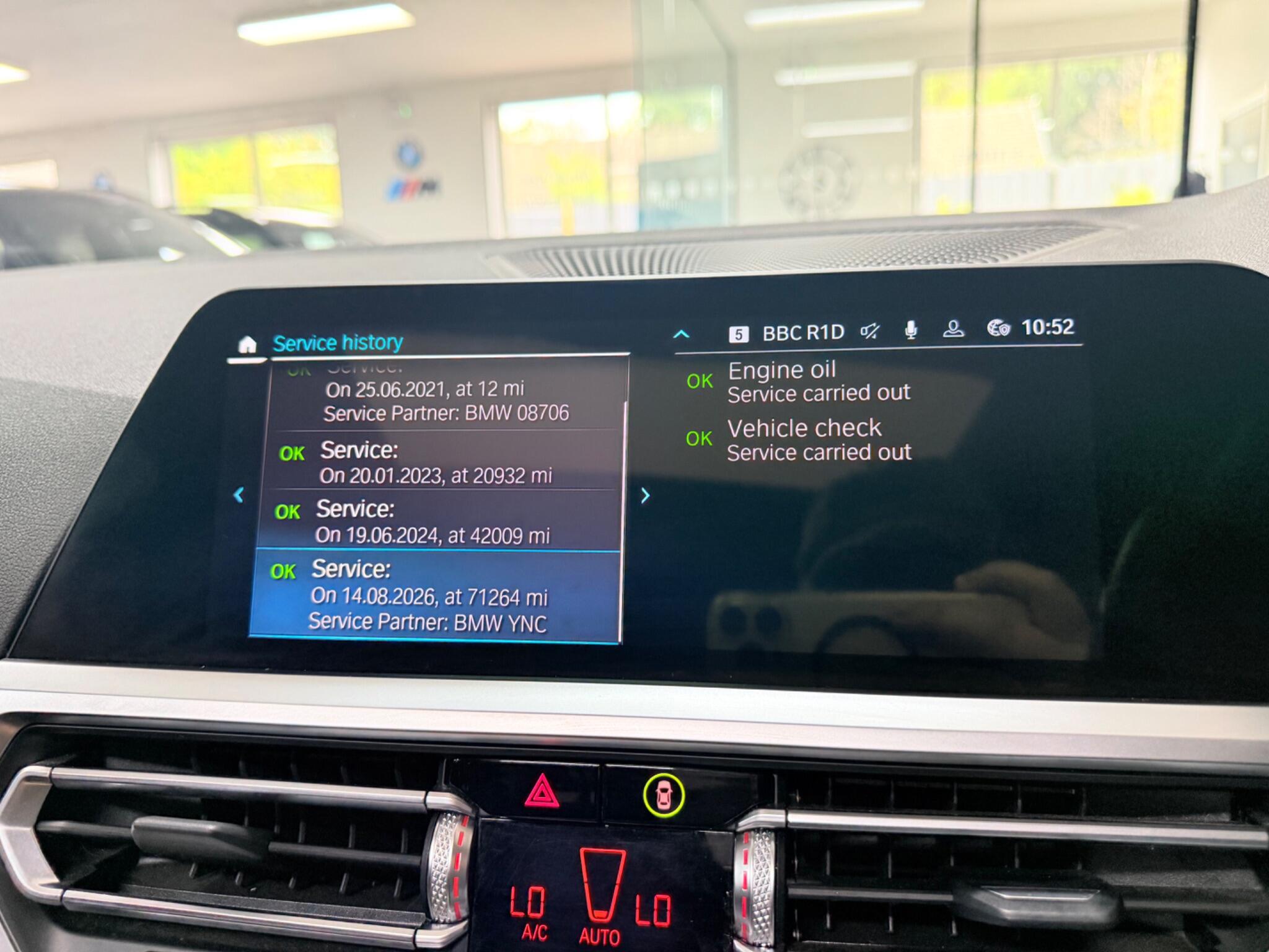 BMW 3 Series view 24