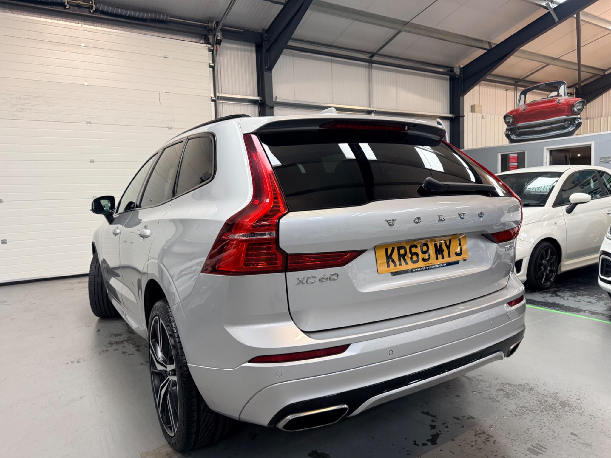 Volvo XC60 view 9