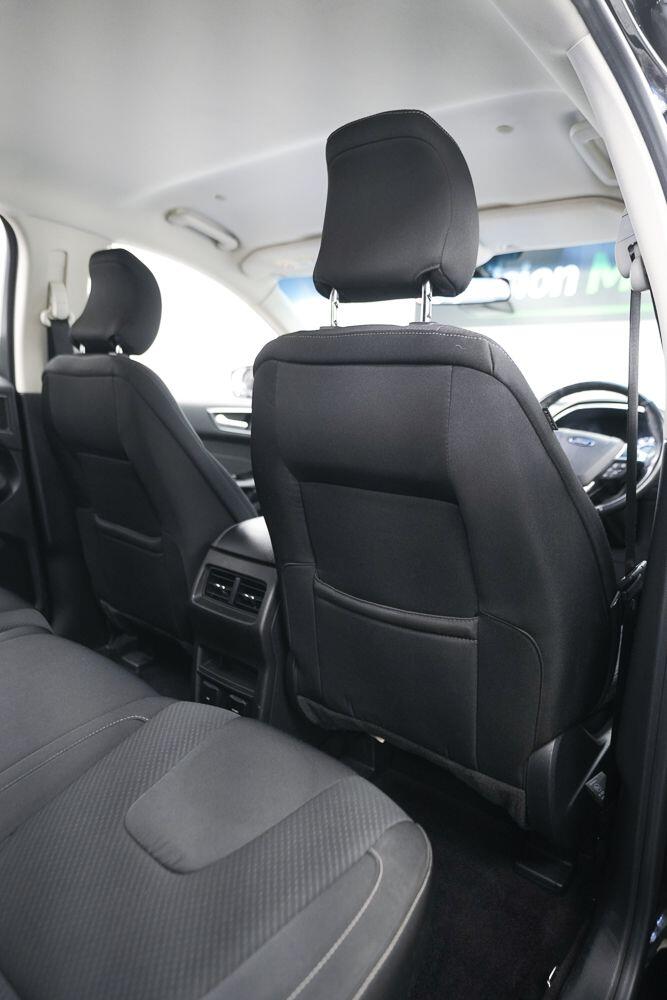 Ford Edge view 17