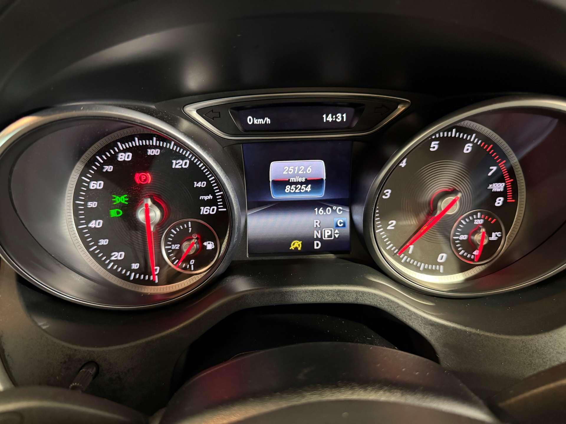 Mercedes-Benz GLA view 18