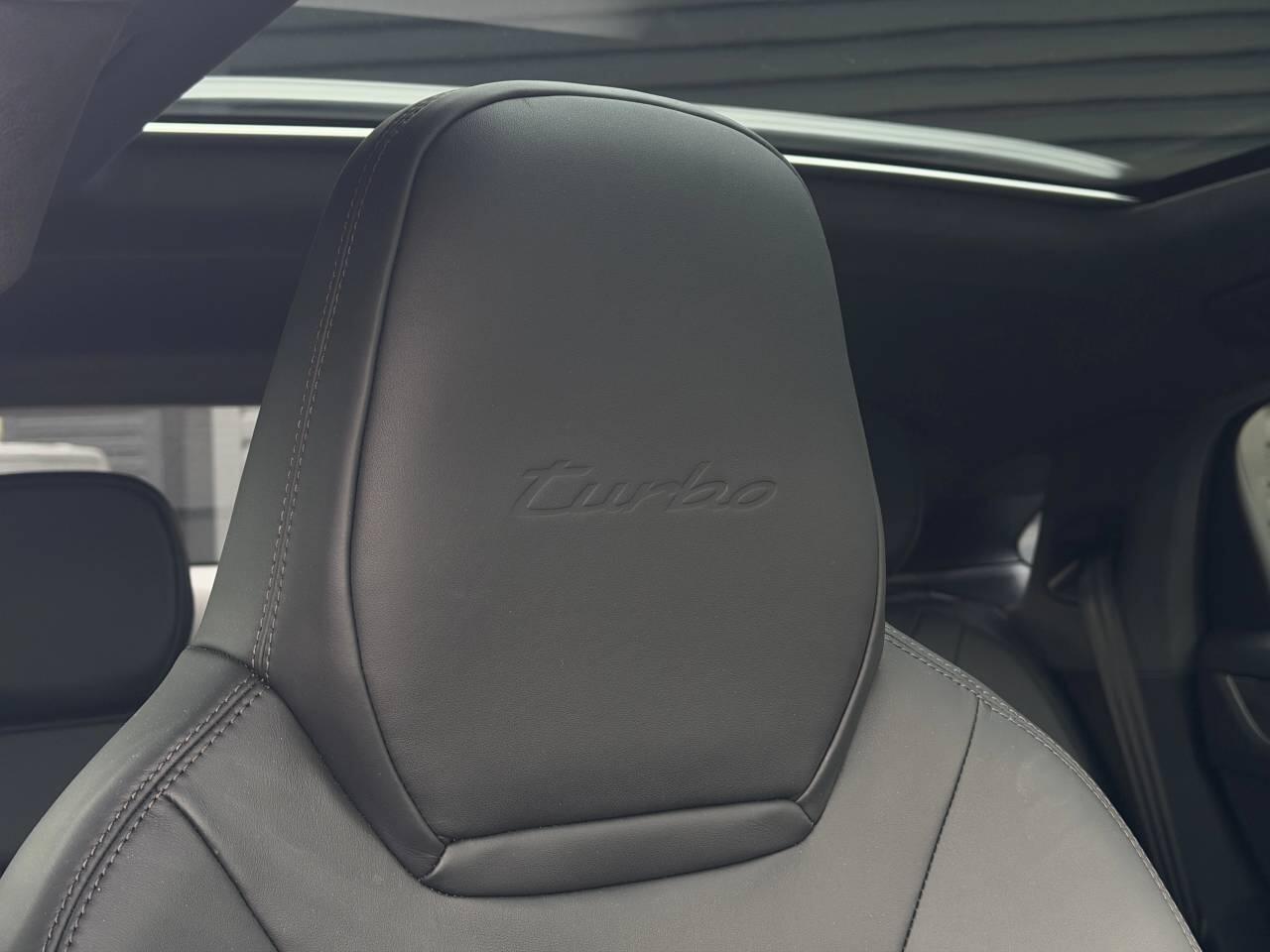Porsche Cayenne view 35