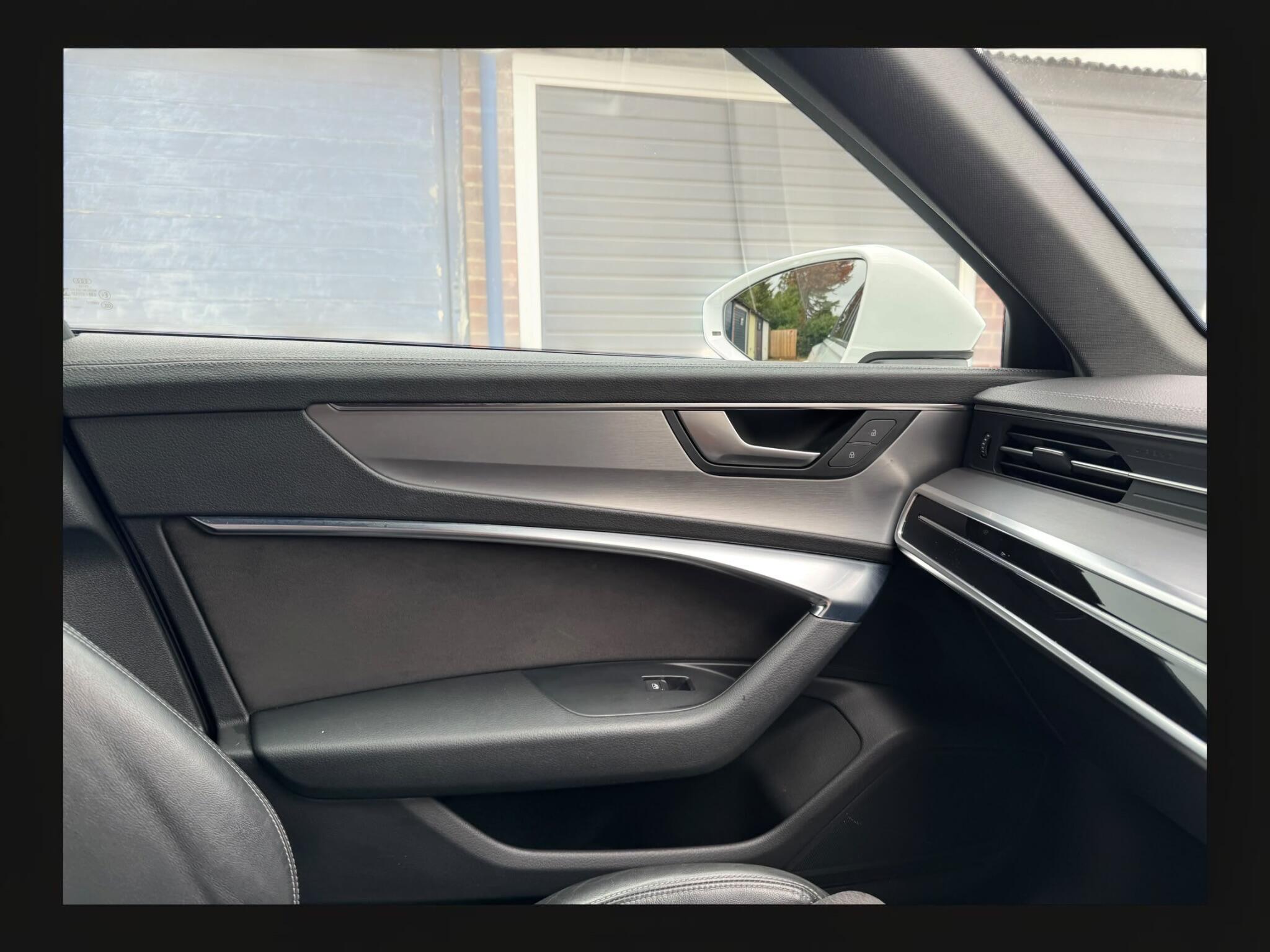 Audi A6 view 31