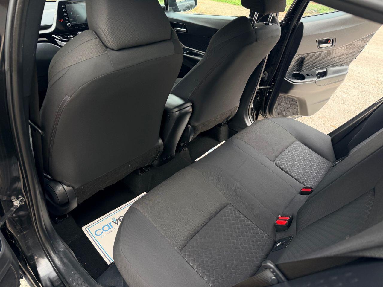 Toyota C-HR view 22