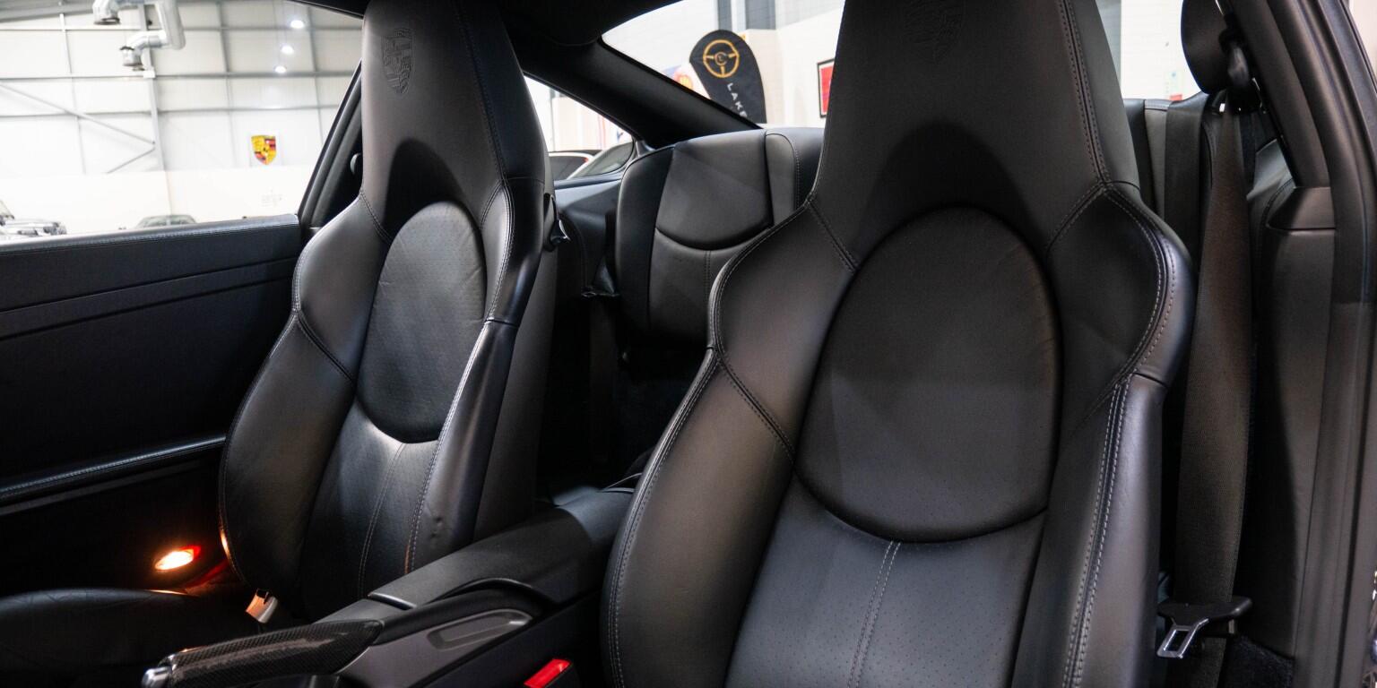 Porsche 911 view 19