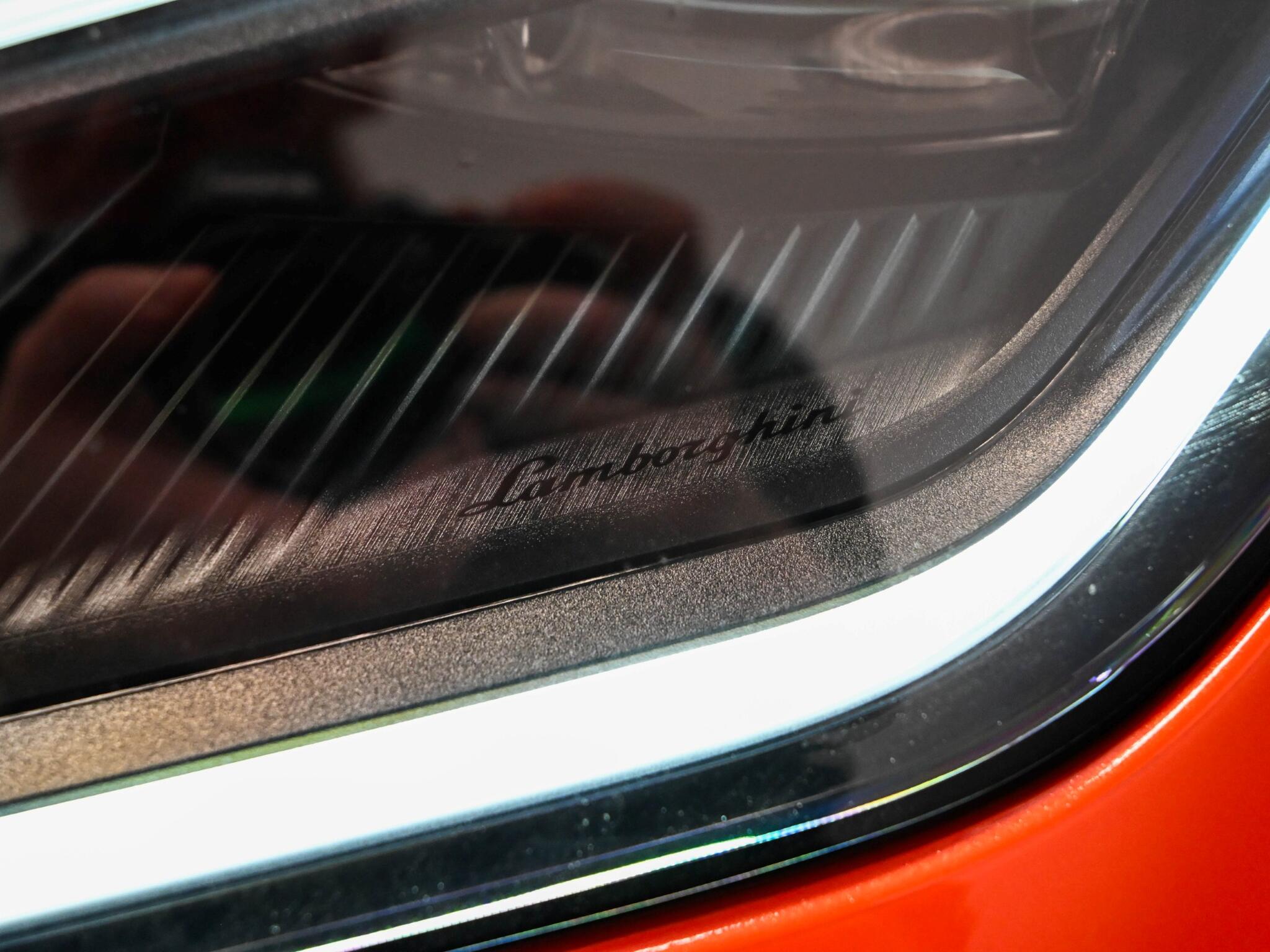 Lamborghini Urus view 29