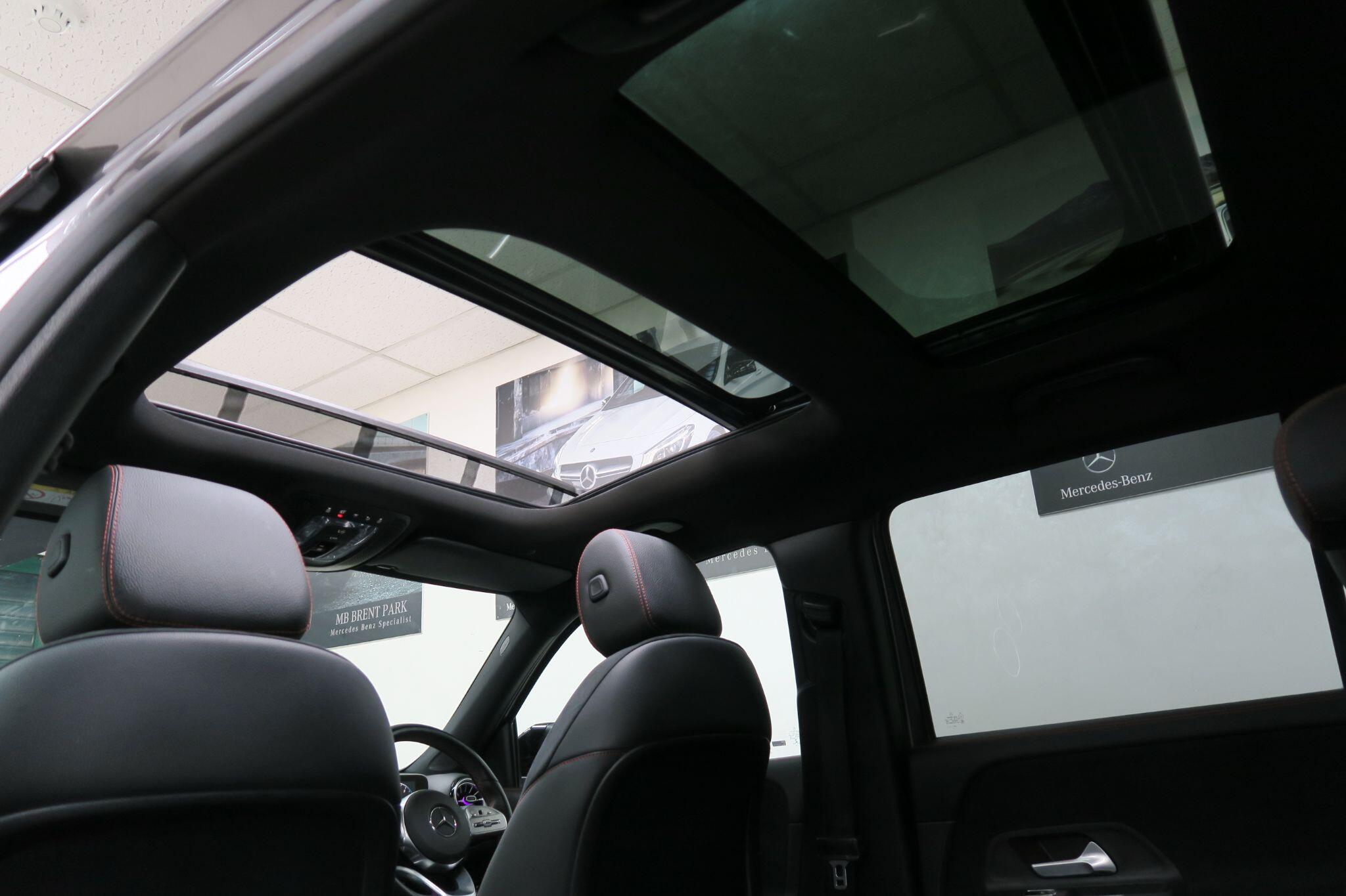 Mercedes-Benz GLB view 13
