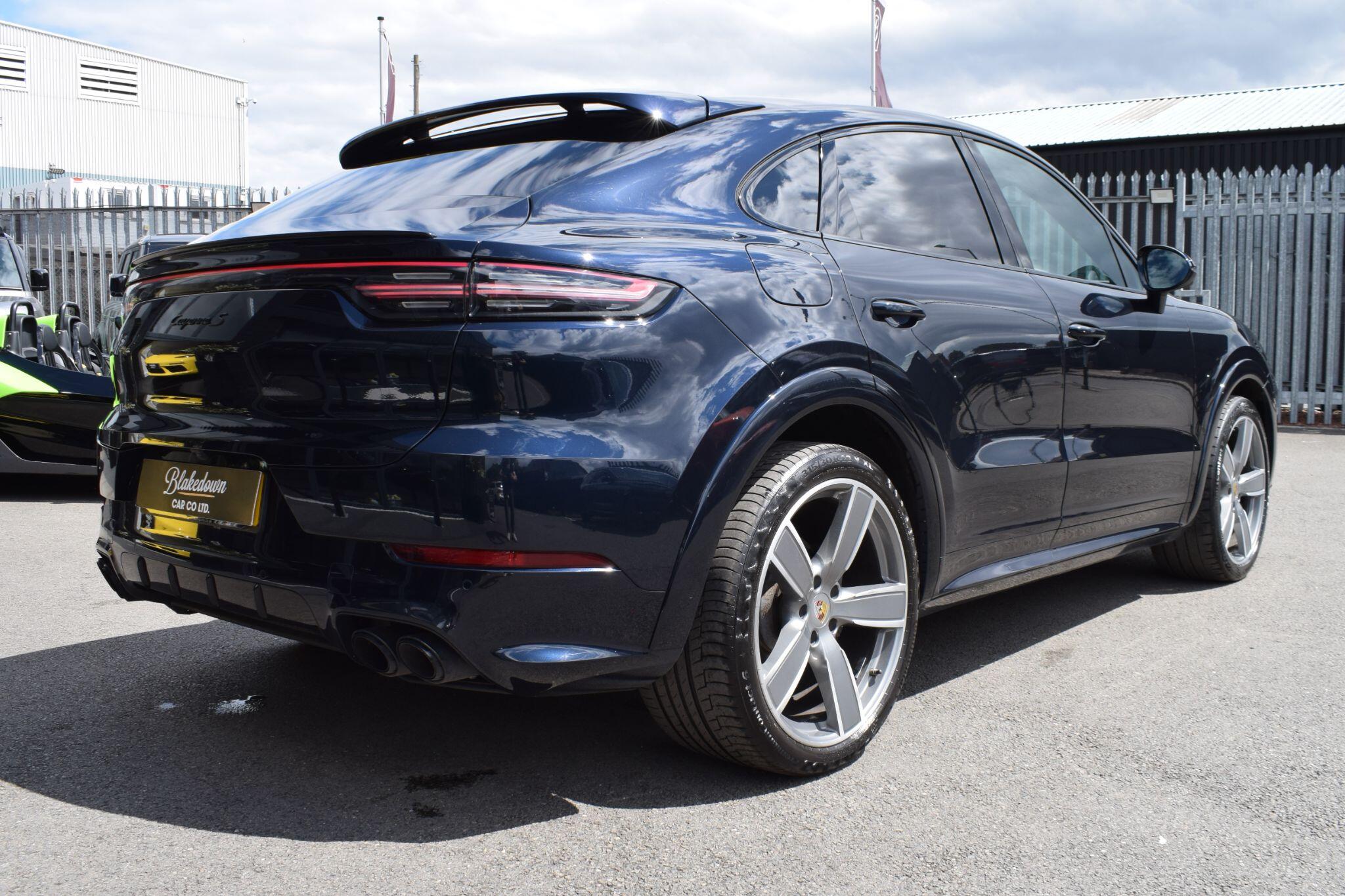 Porsche Cayenne view 5