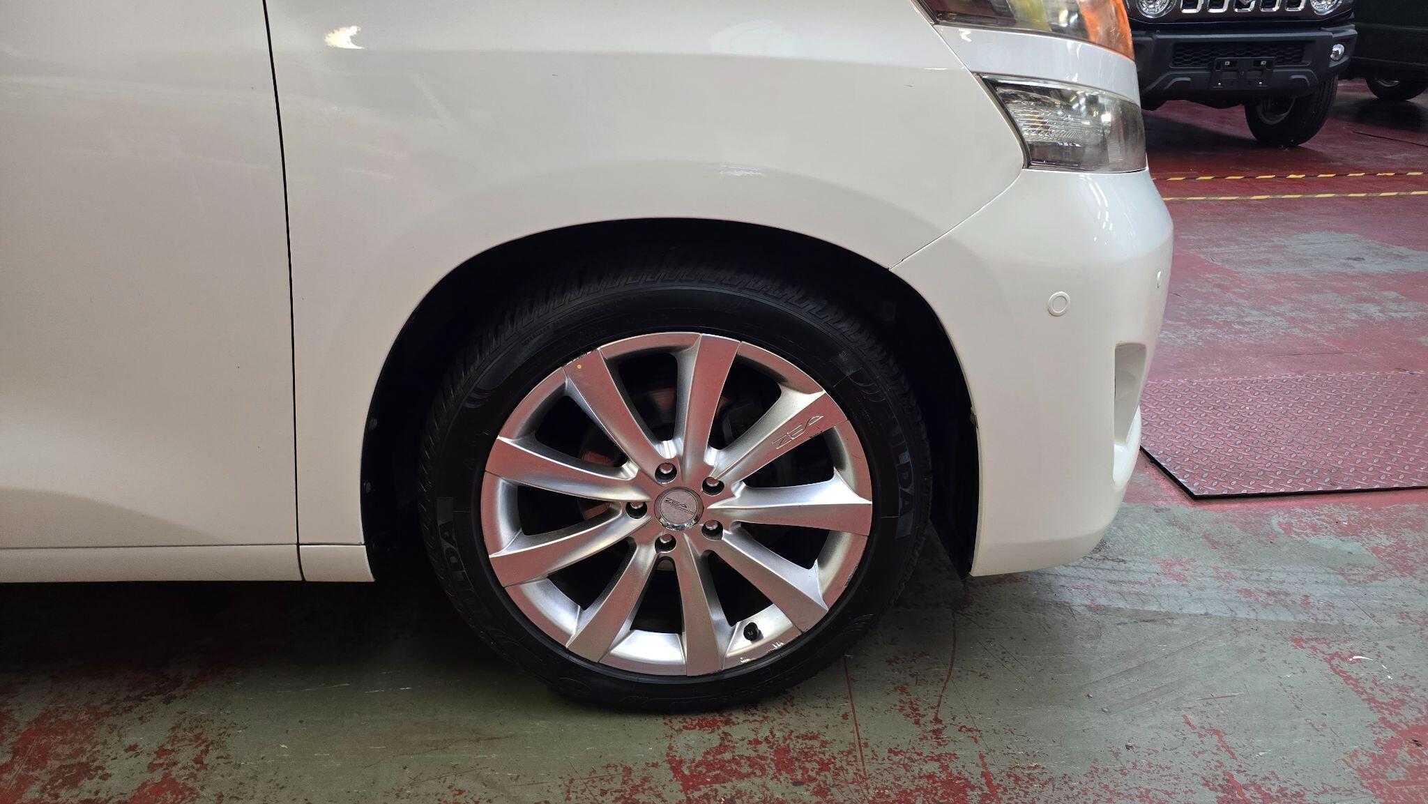 Toyota Vellfire view 38