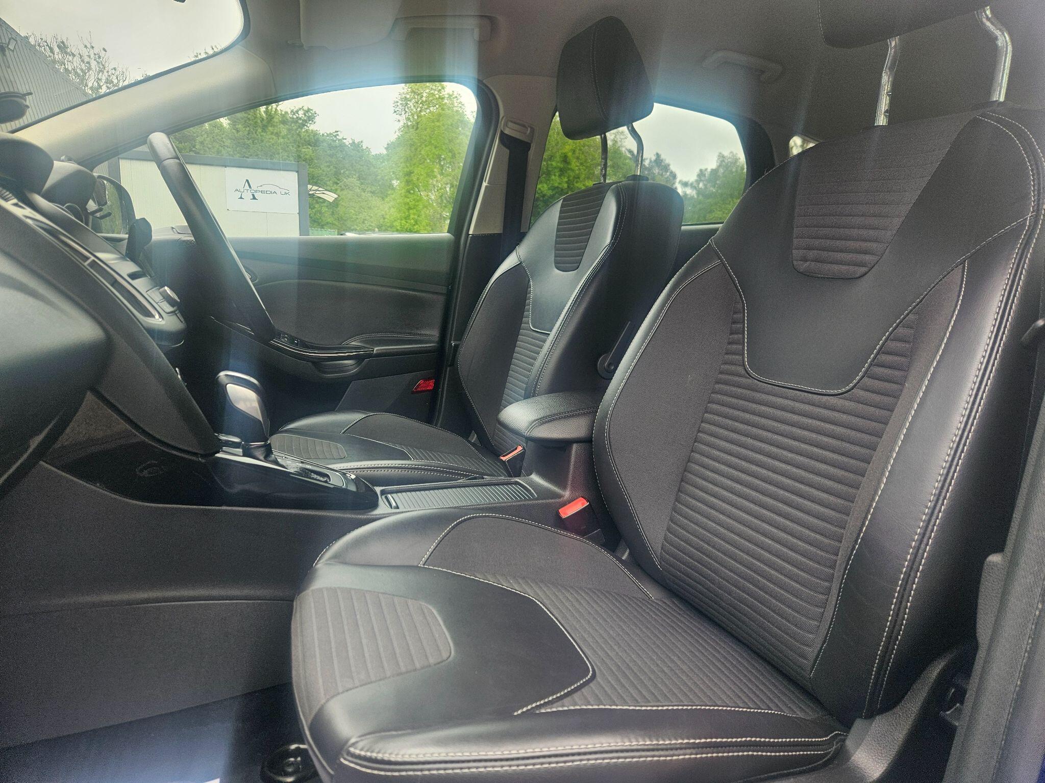 2017 Ford Focus image 19